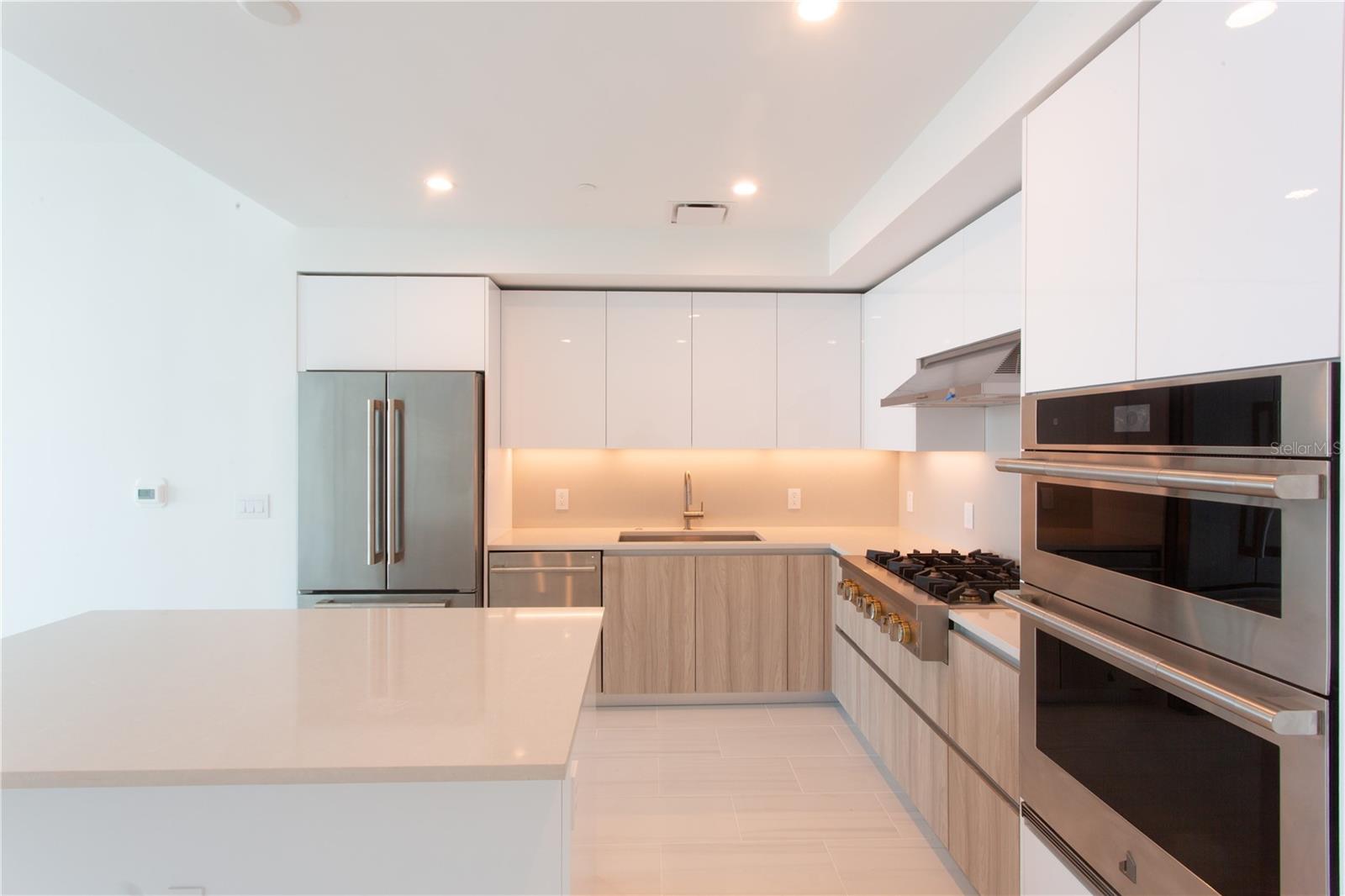 Image 4 of 28 For 400 Central Avenue 2001