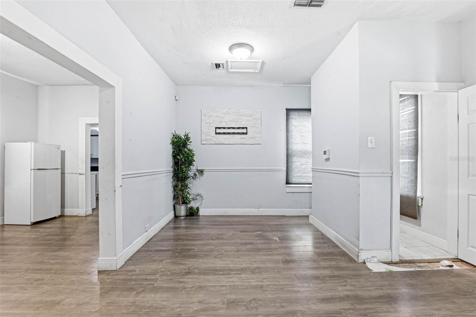 Image 19 of 58 For 6708 Himes Avenue