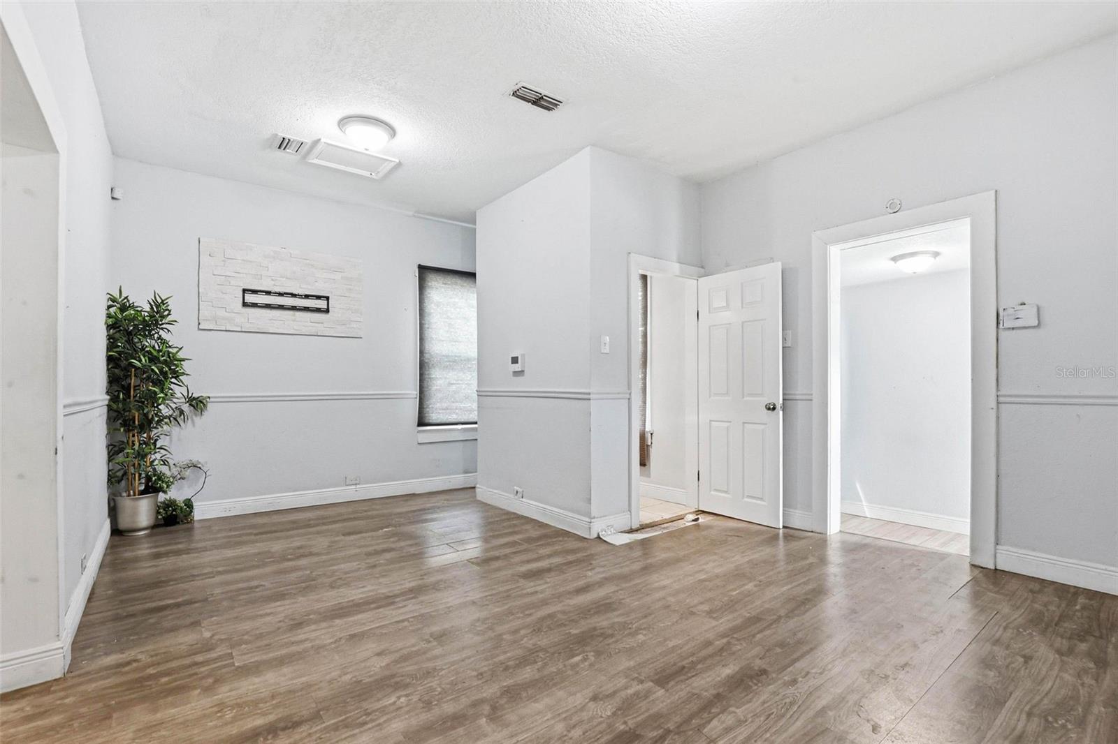 Image 20 of 58 For 6708 Himes Avenue