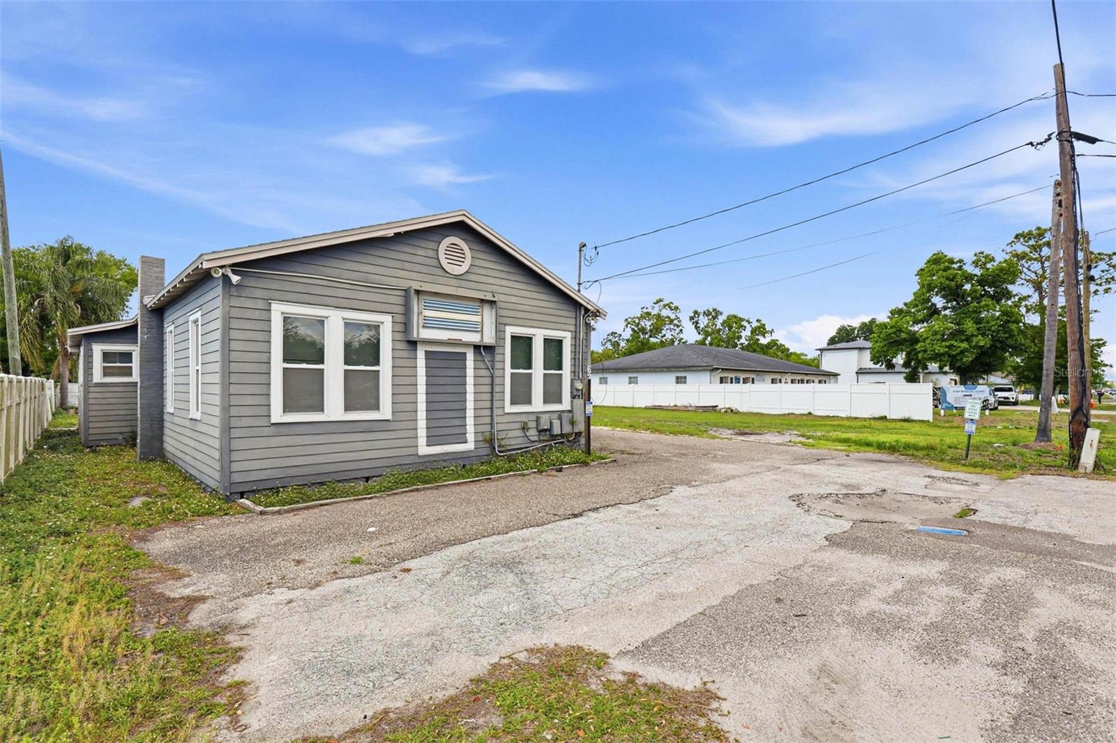 Image 4 of 58 For 6708 Himes Avenue