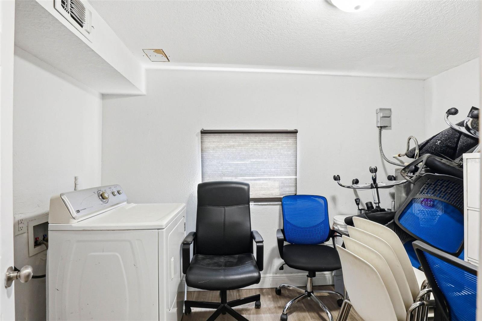 Image 44 of 58 For 6708 Himes Avenue