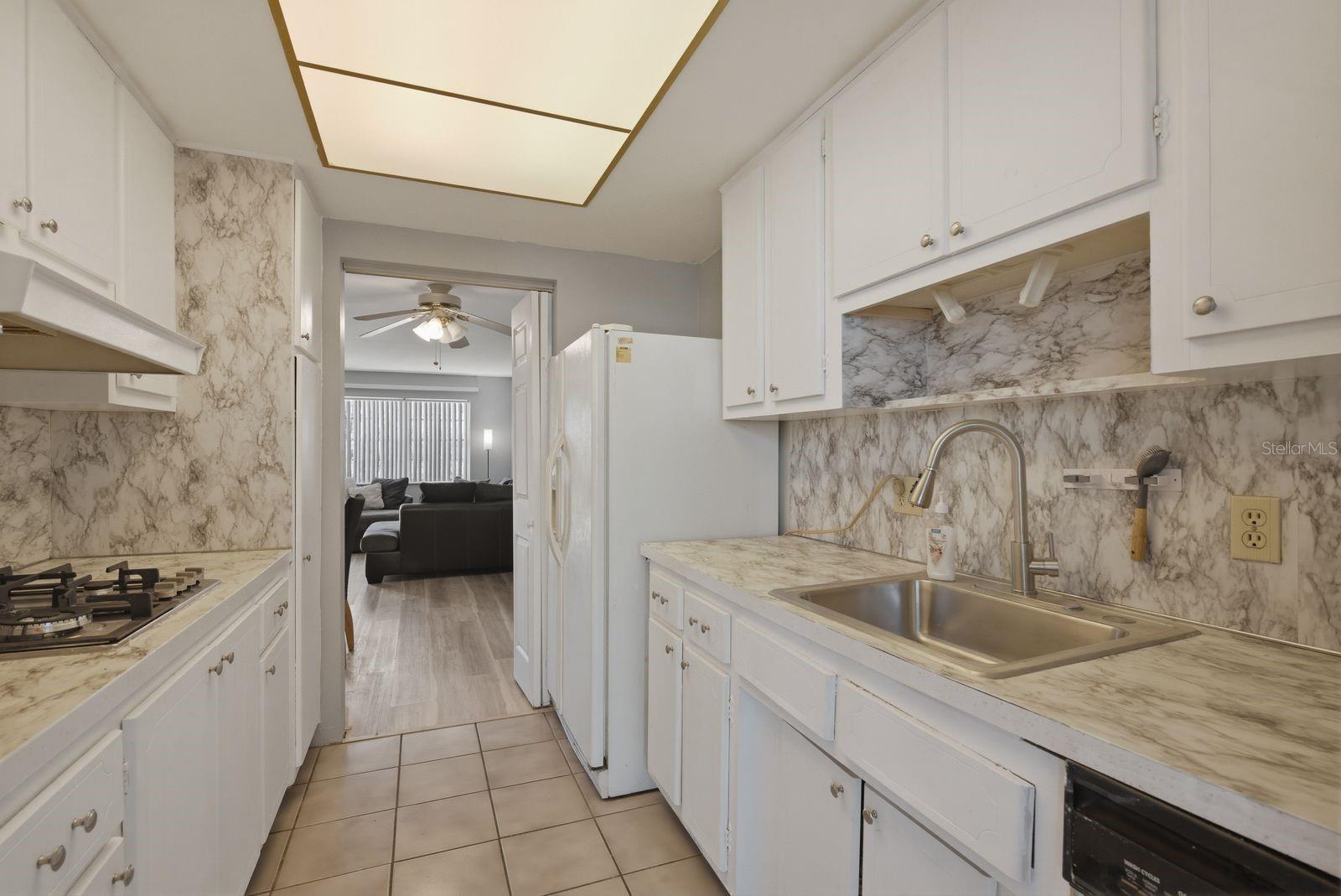 Image 11 of 39 For 2011 58th Avenue N 5