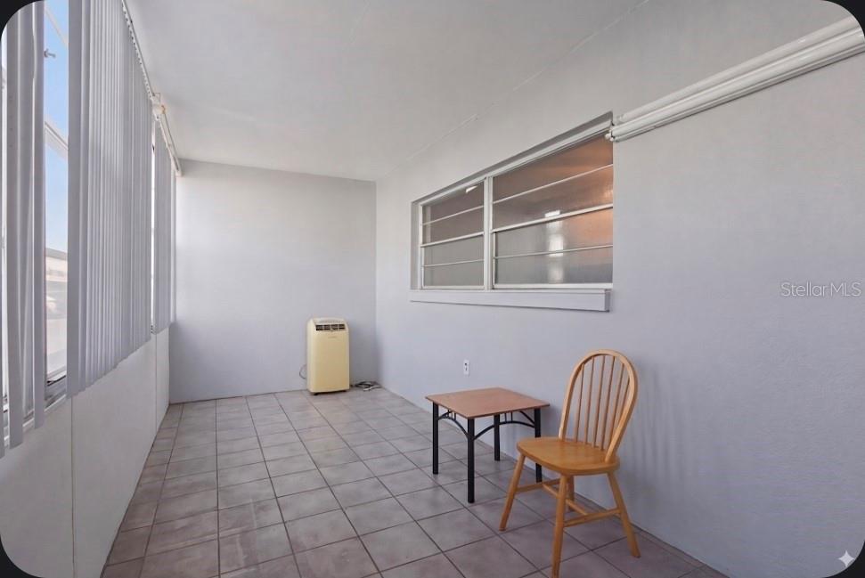 Image 17 of 39 For 2011 58th Avenue N 5