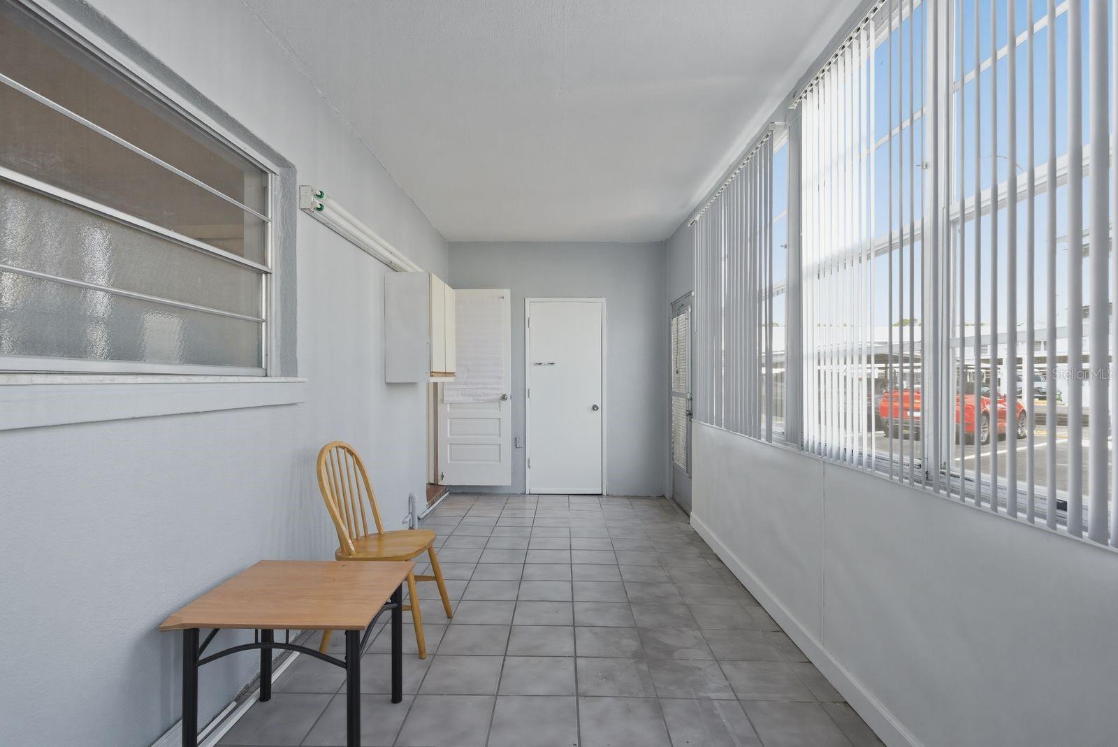 Image 18 of 39 For 2011 58th Avenue N 5