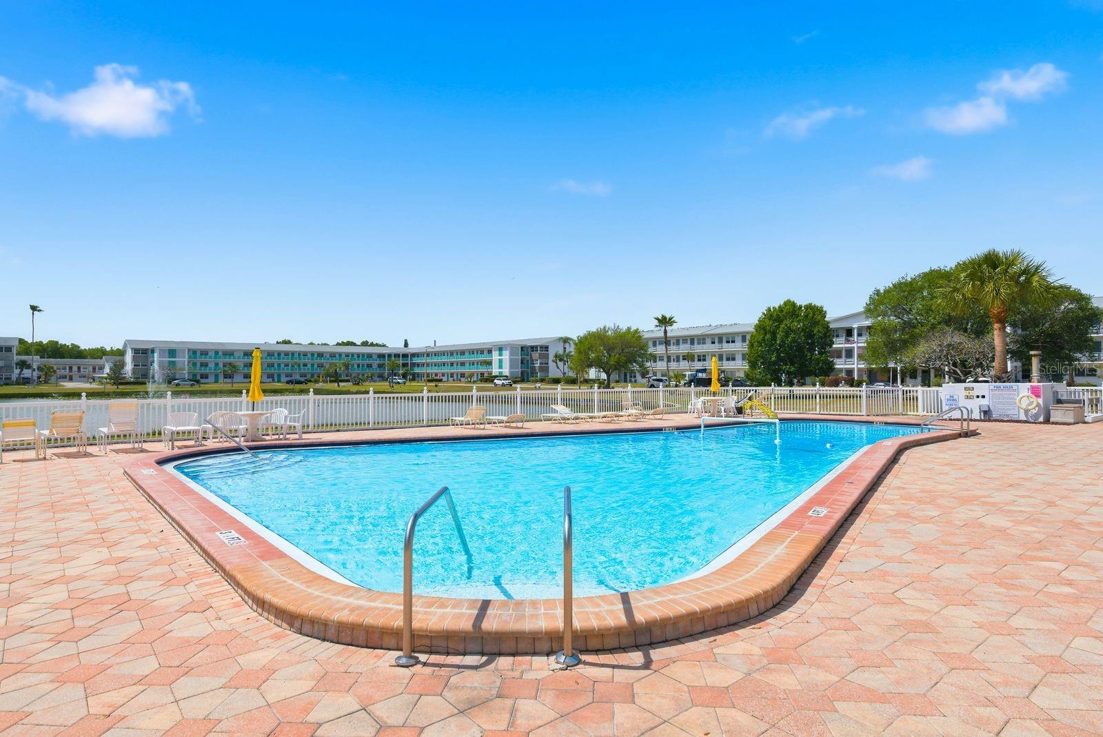 Image 21 of 39 For 2011 58th Avenue N 5