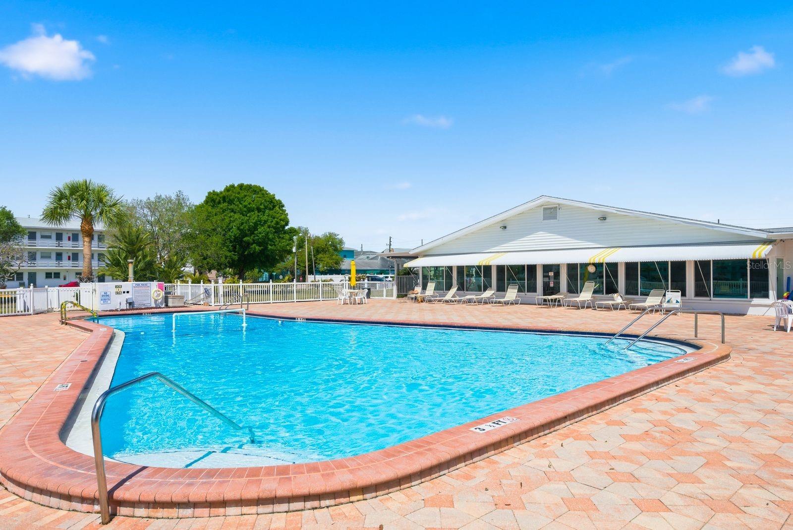 Image 22 of 39 For 2011 58th Avenue N 5