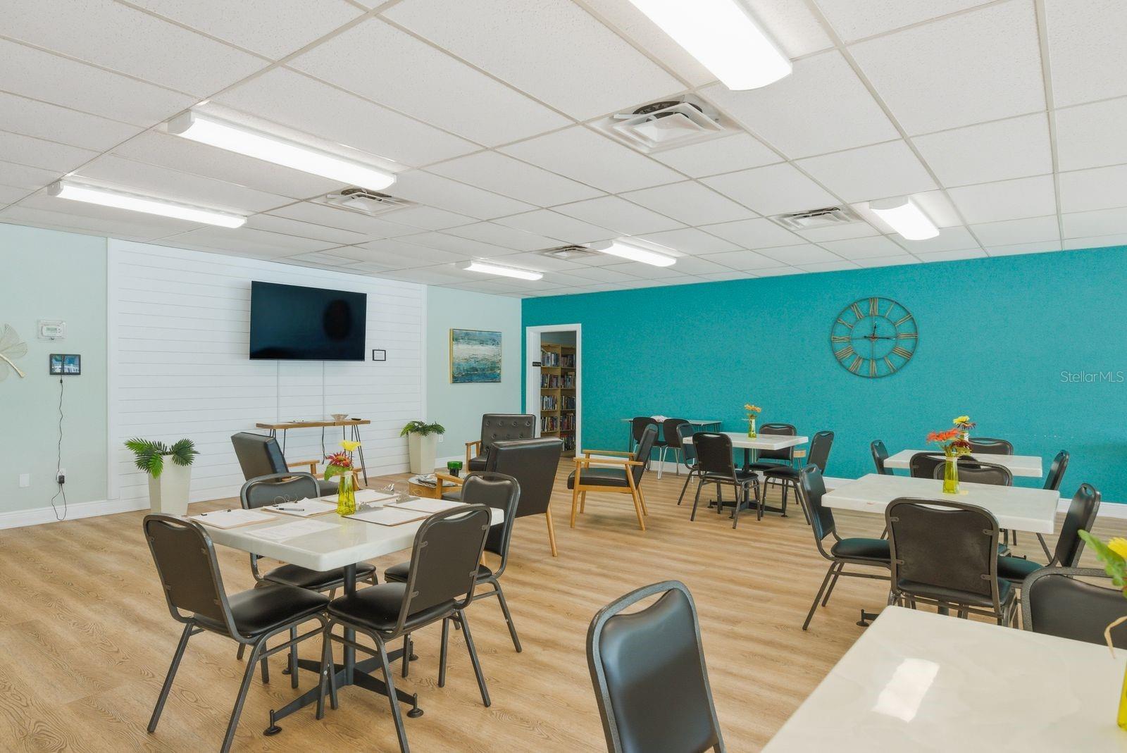 Image 23 of 39 For 2011 58th Avenue N 5