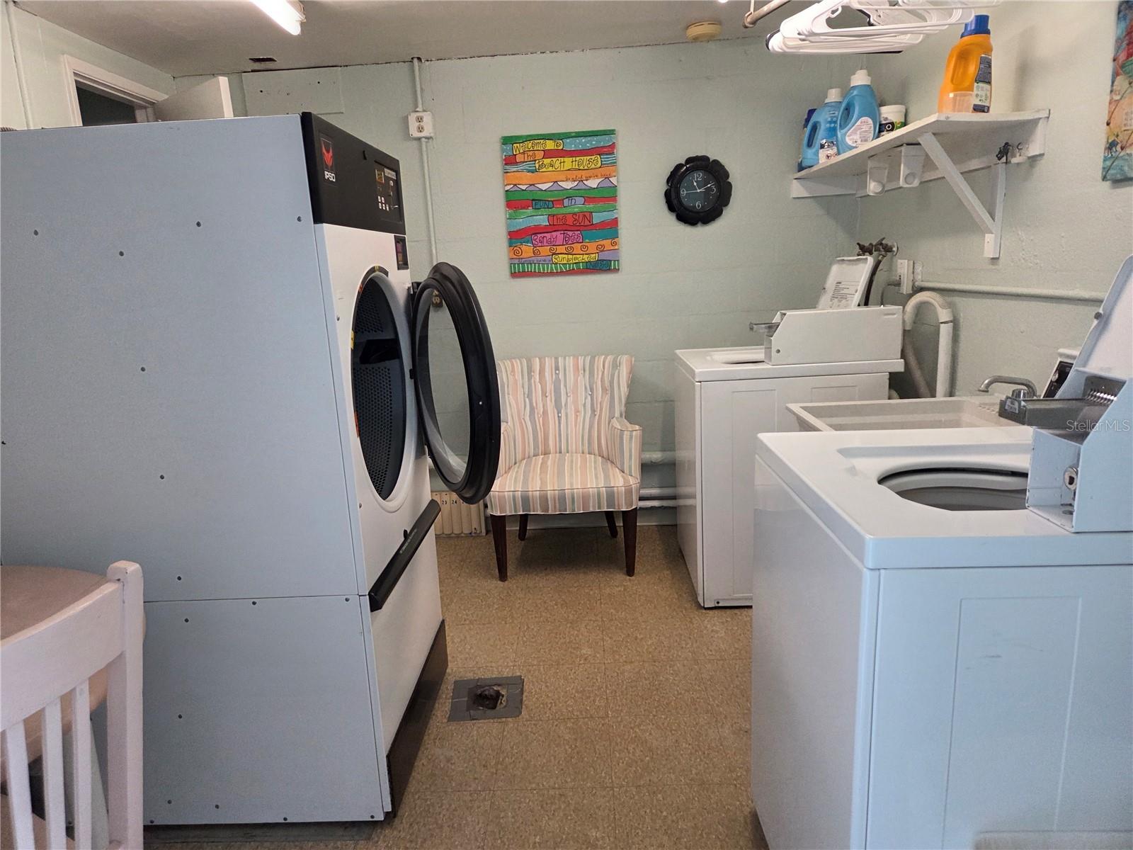 Image 41 of 43 For 2011 58th Avenue N 5