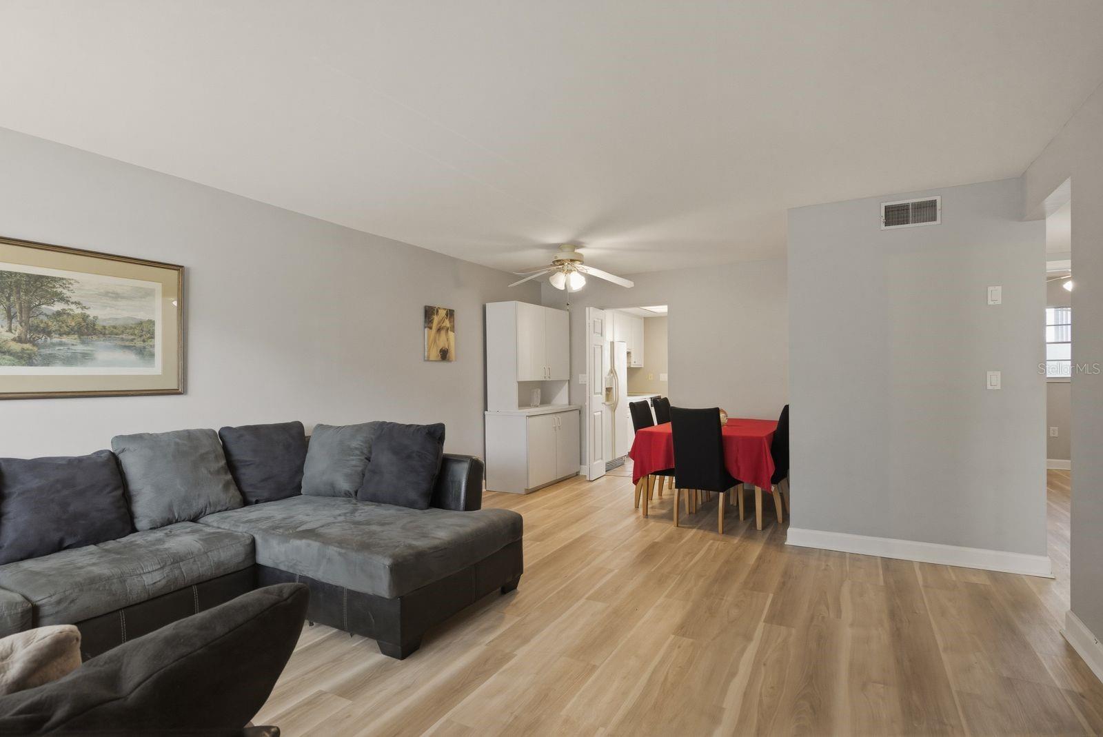 Image 7 of 39 For 2011 58th Avenue N 5