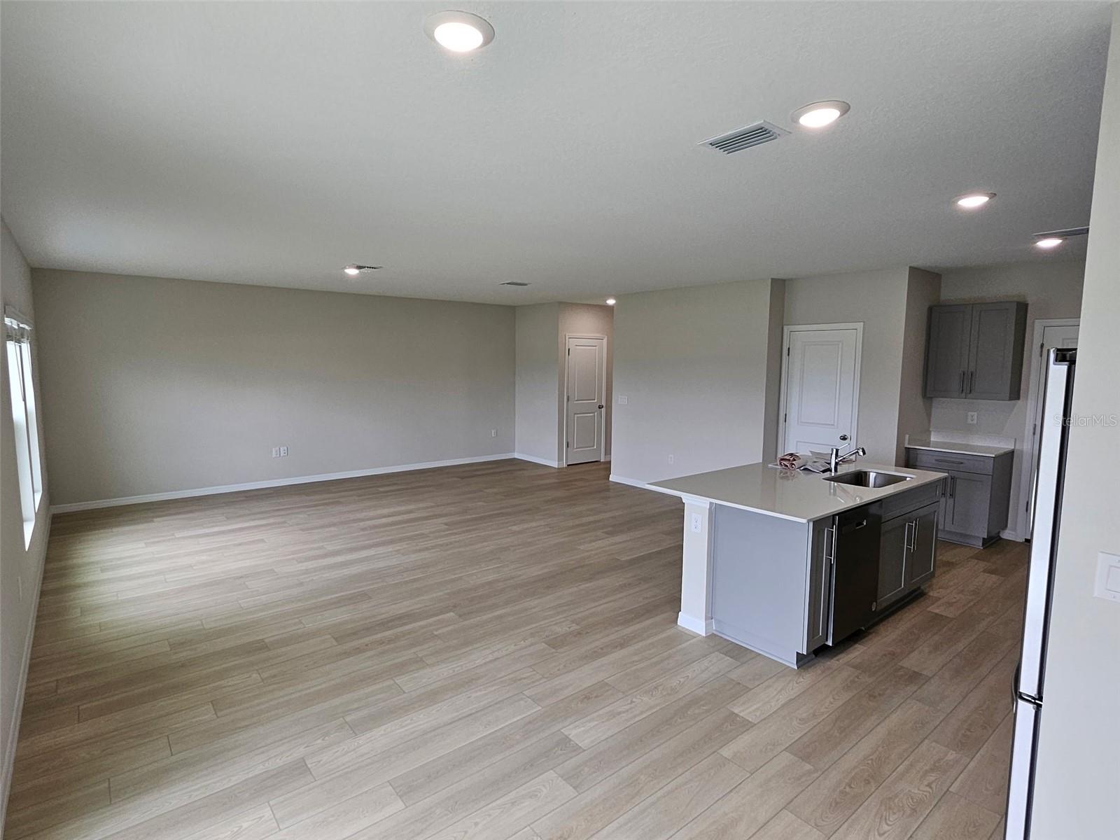 Image 6 of 12 For 37327 Sagemoor Drive