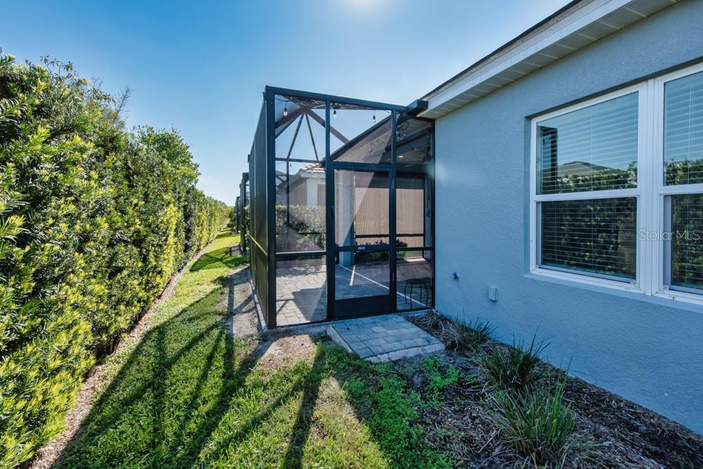 Image 25 of 36 For 4311 Star Apple Terrace