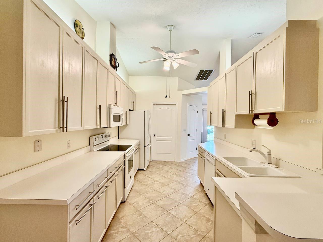 Image 17 of 46 For 9815 La Vonda Street