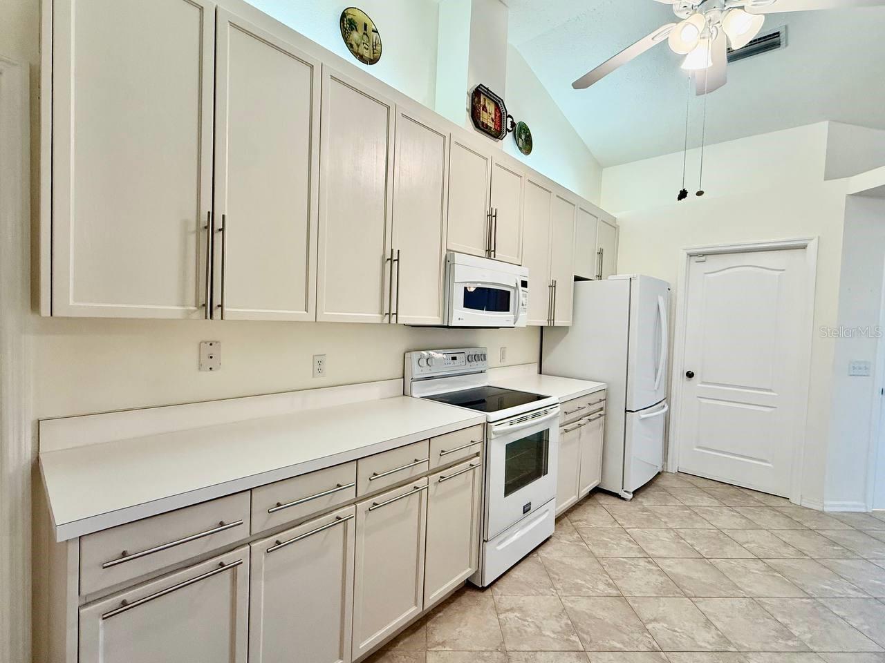 Image 18 of 46 For 9815 La Vonda Street