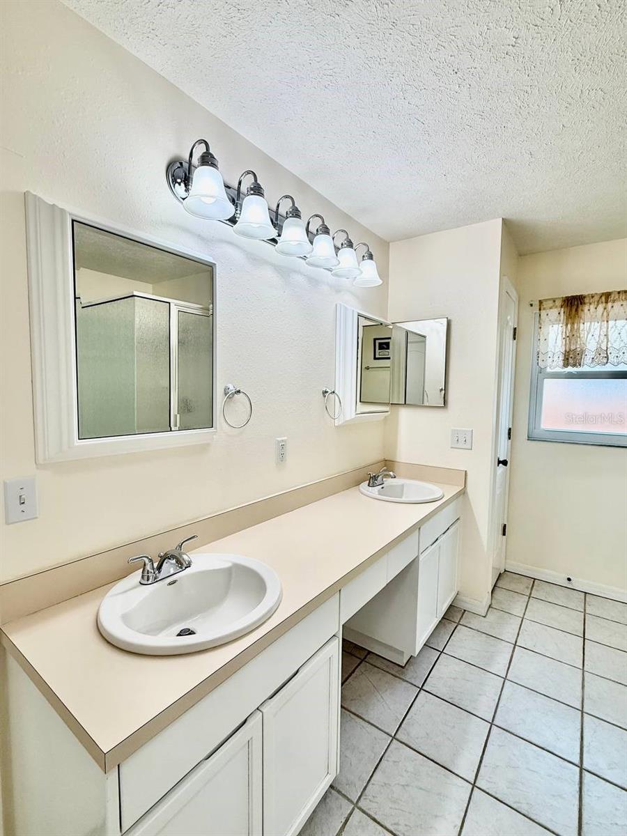 Image 26 of 46 For 9815 La Vonda Street