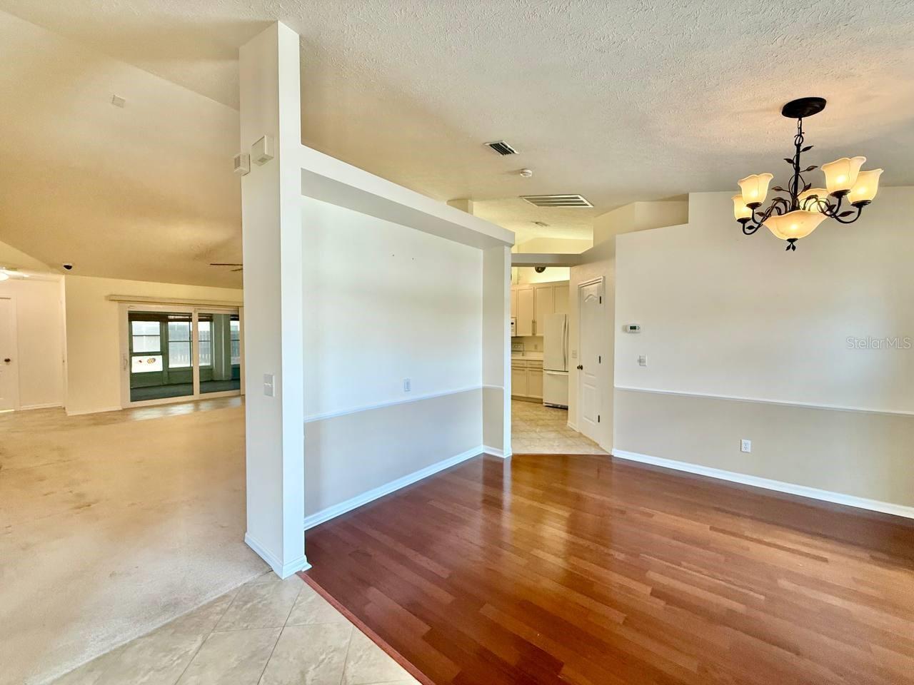 Image 4 of 46 For 9815 La Vonda Street