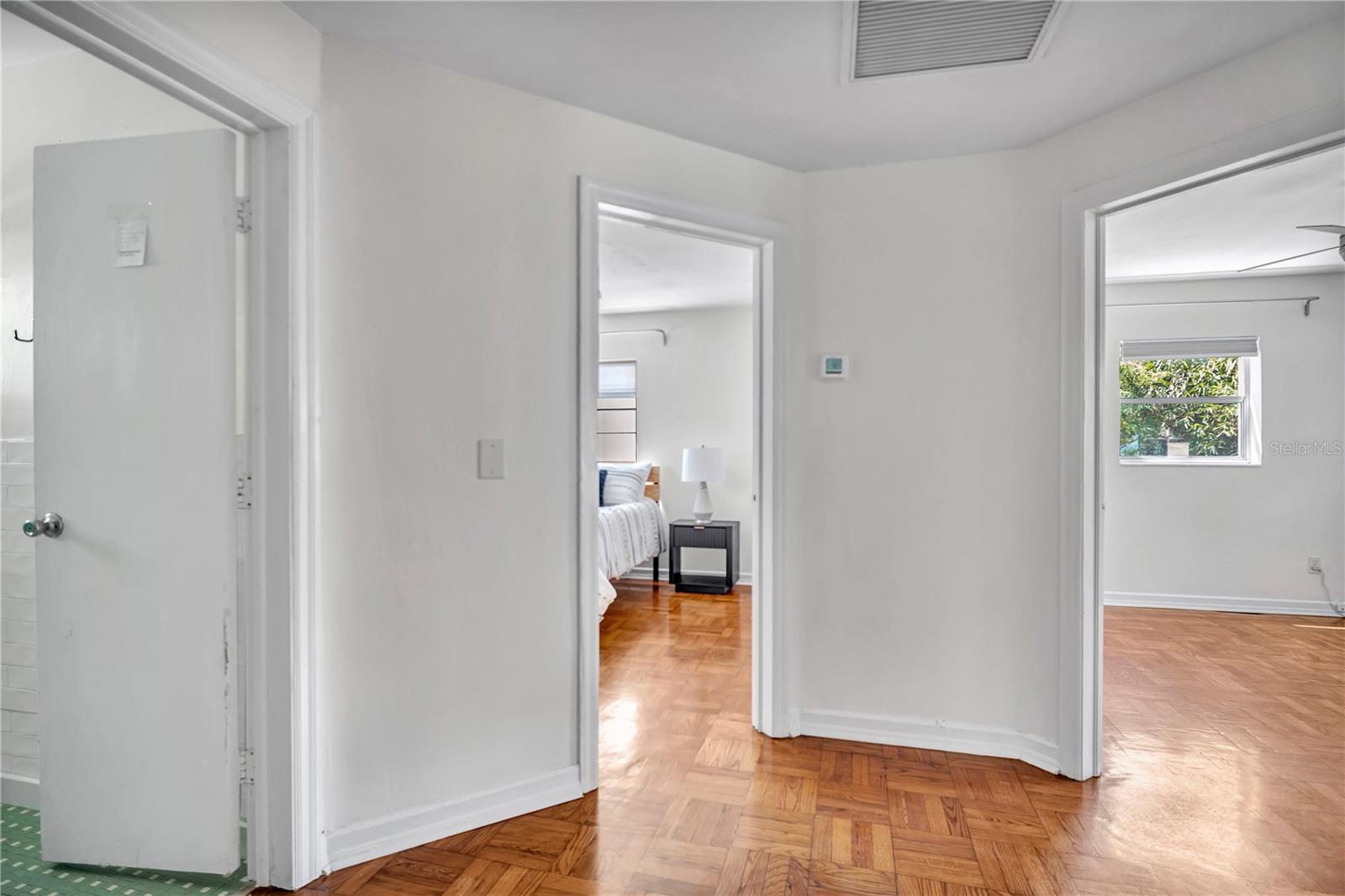 Image 14 of 33 For 707 Lois Avenue