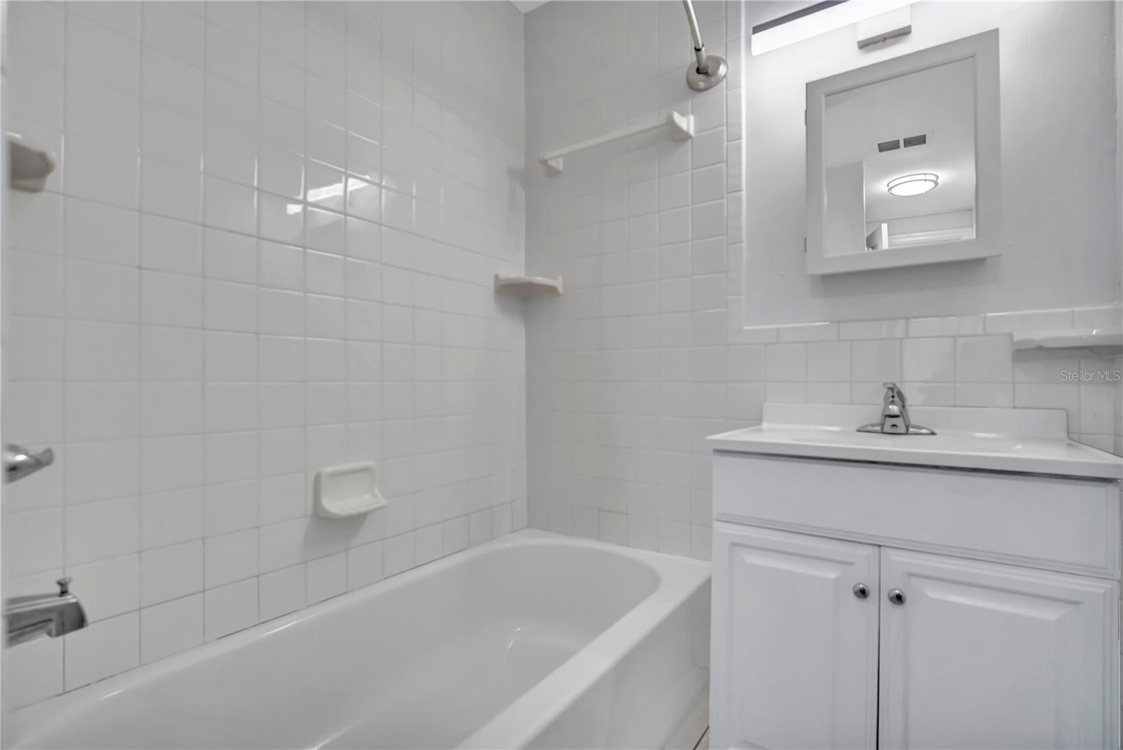 Image 19 of 33 For 707 Lois Avenue