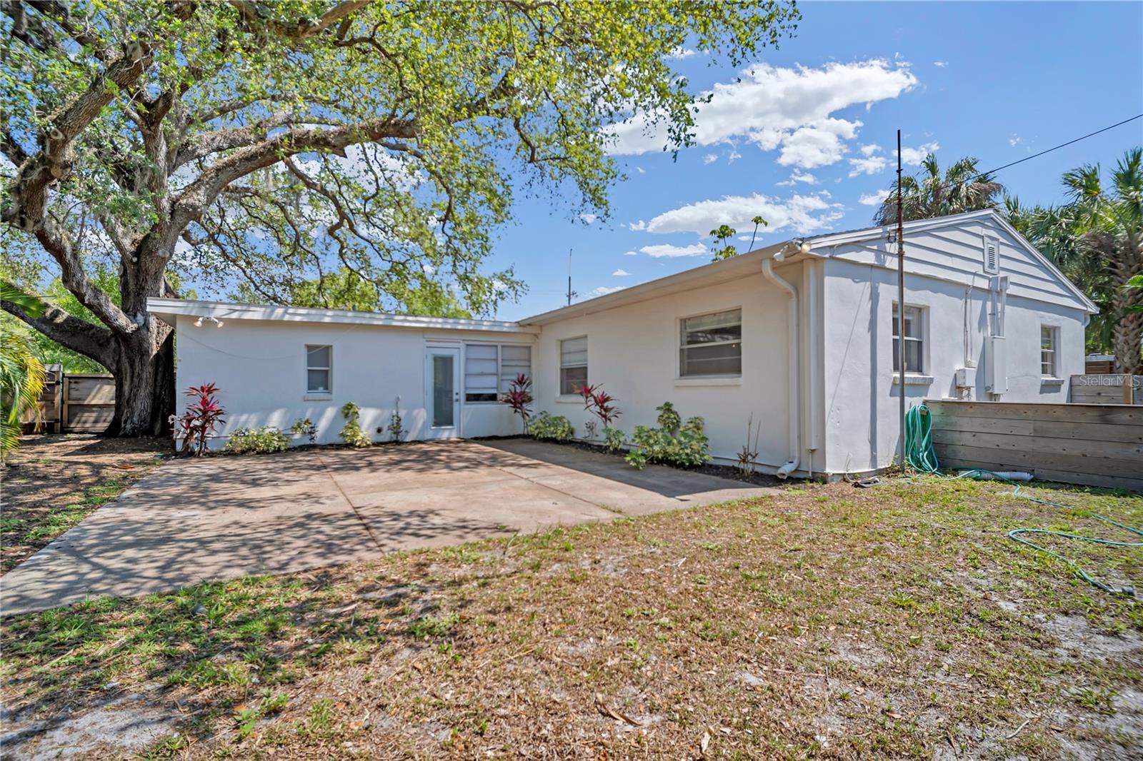 Image 20 of 33 For 707 Lois Avenue