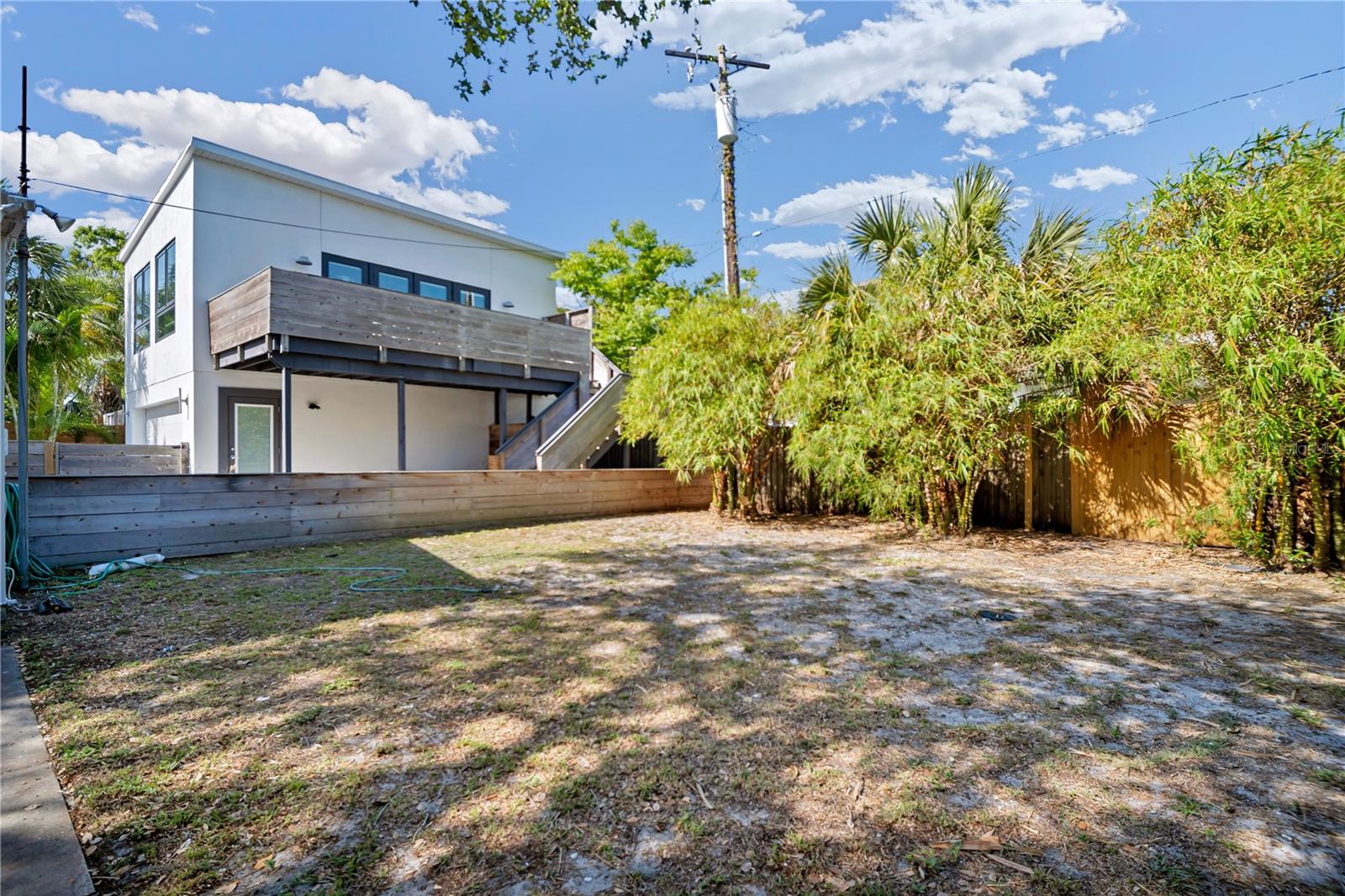 Image 22 of 33 For 707 Lois Avenue