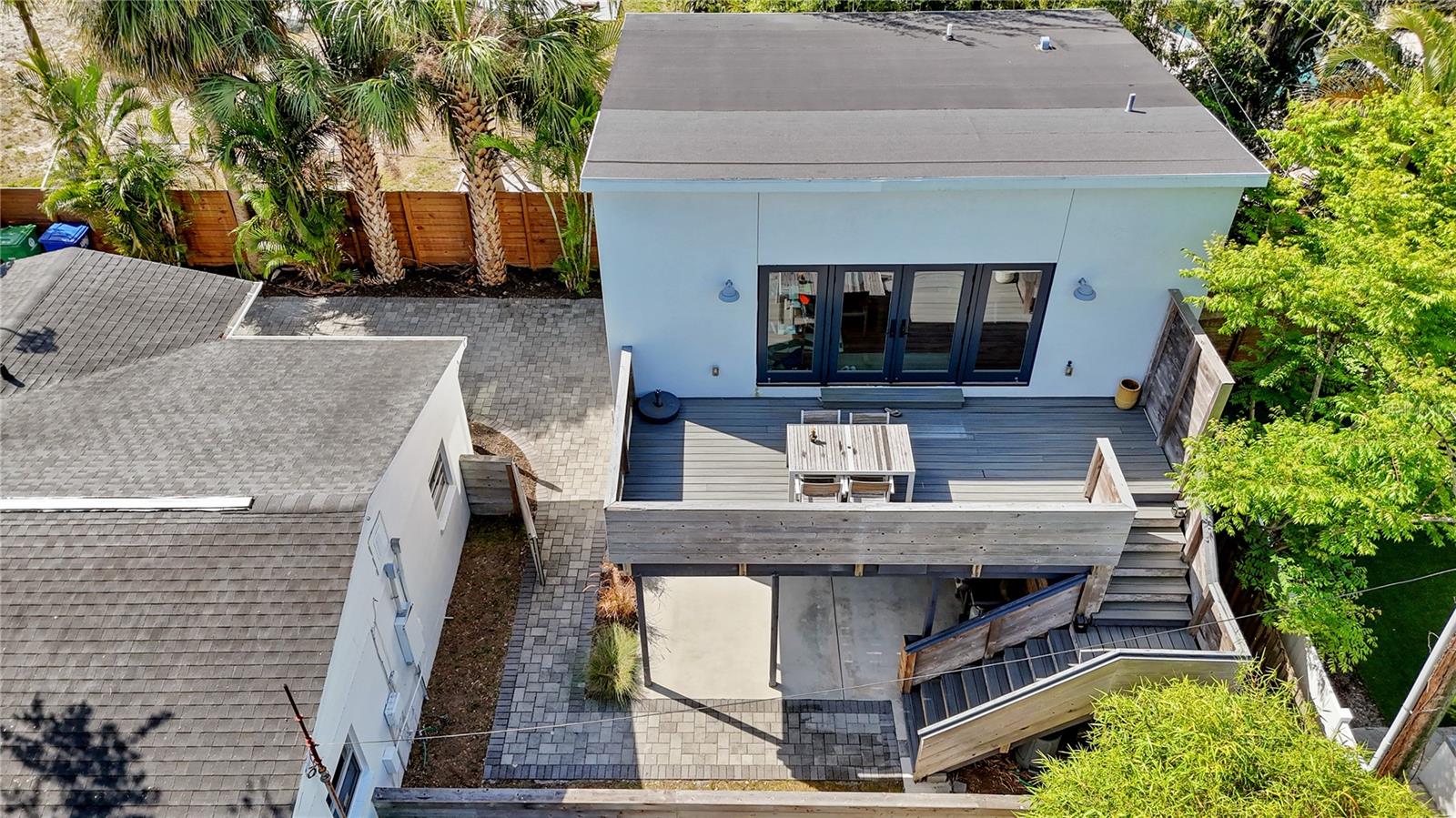 Image 23 of 33 For 707 Lois Avenue