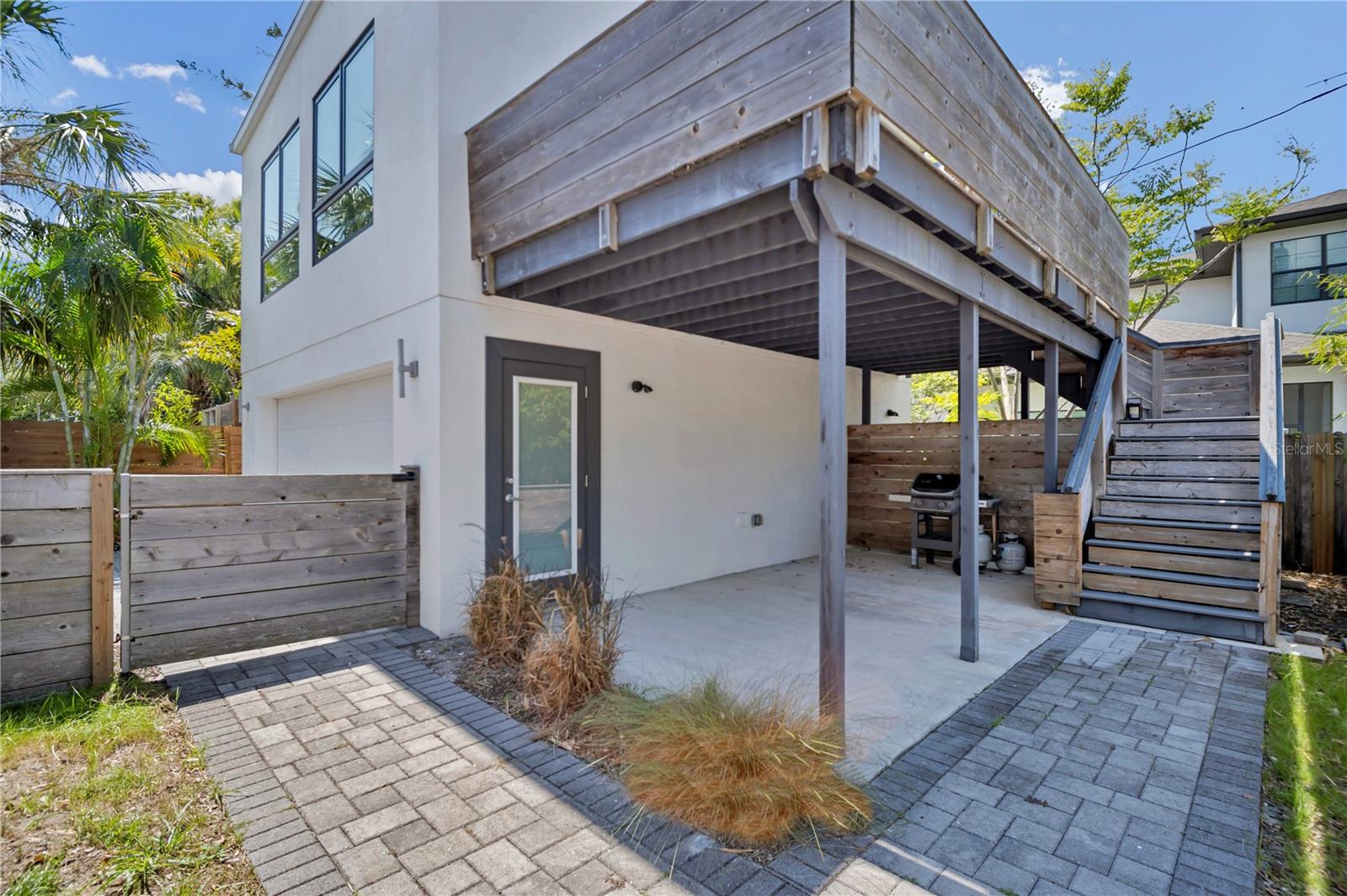 Image 26 of 33 For 707 Lois Avenue