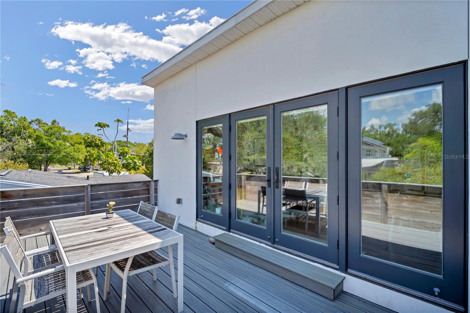 Image 27 of 33 For 707 Lois Avenue