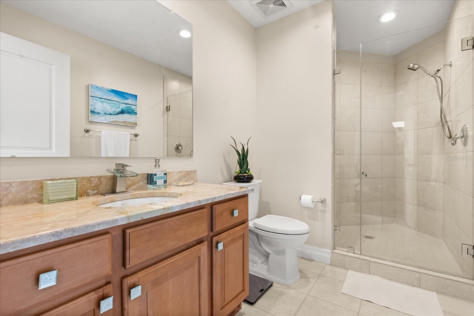Listing photo id 16 for 1209 Cumberland Avenue 807