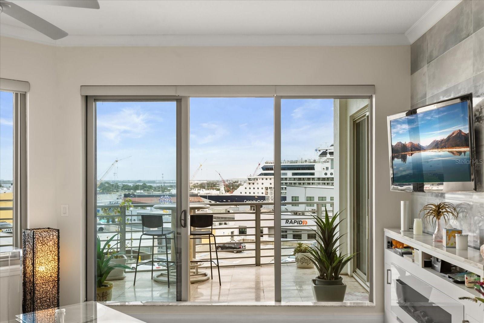 Listing photo id 2 for 1209 Cumberland Avenue 807