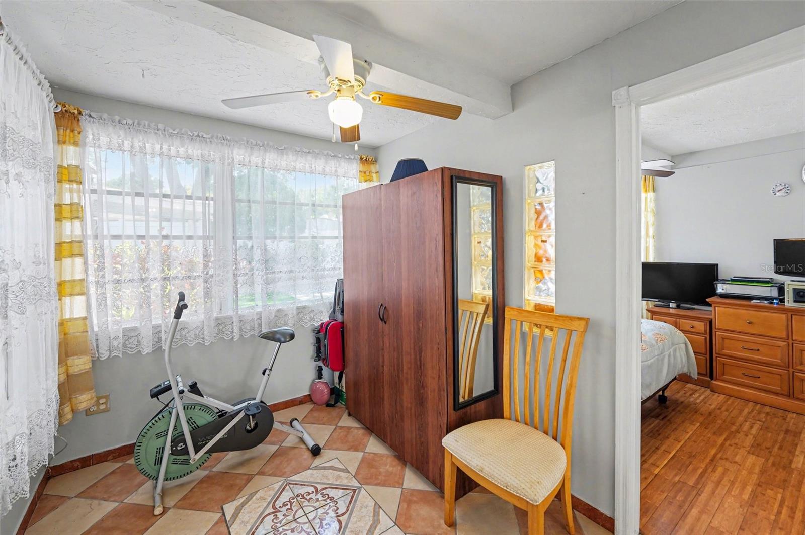 Image 12 of 29 For 1538 Lake Avenue