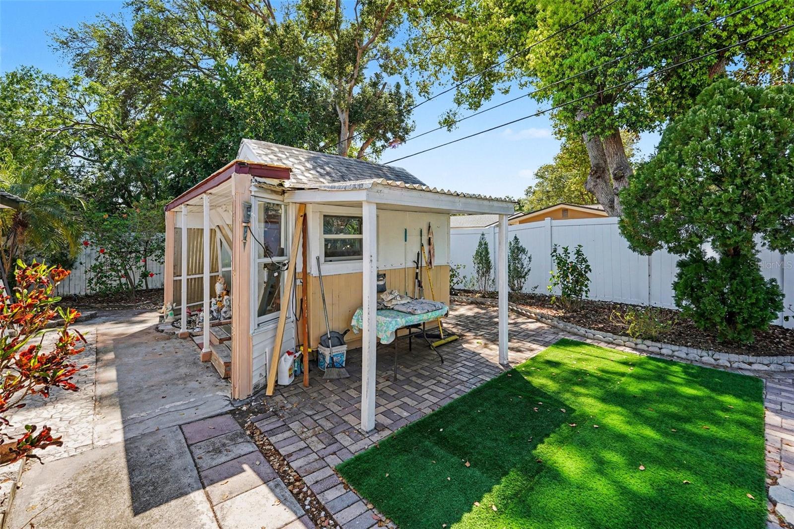 Image 21 of 29 For 1538 Lake Avenue