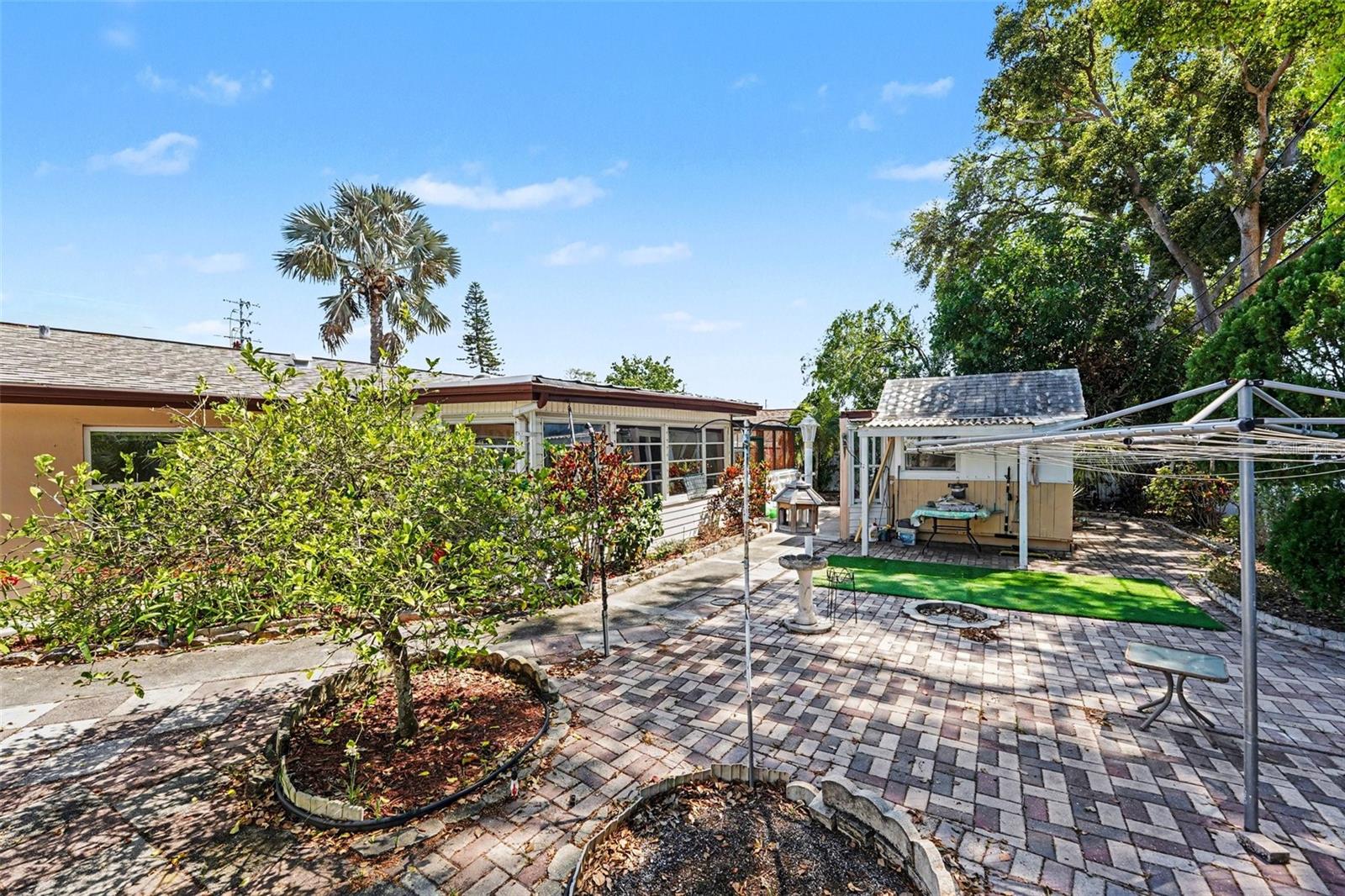 Image 22 of 29 For 1538 Lake Avenue