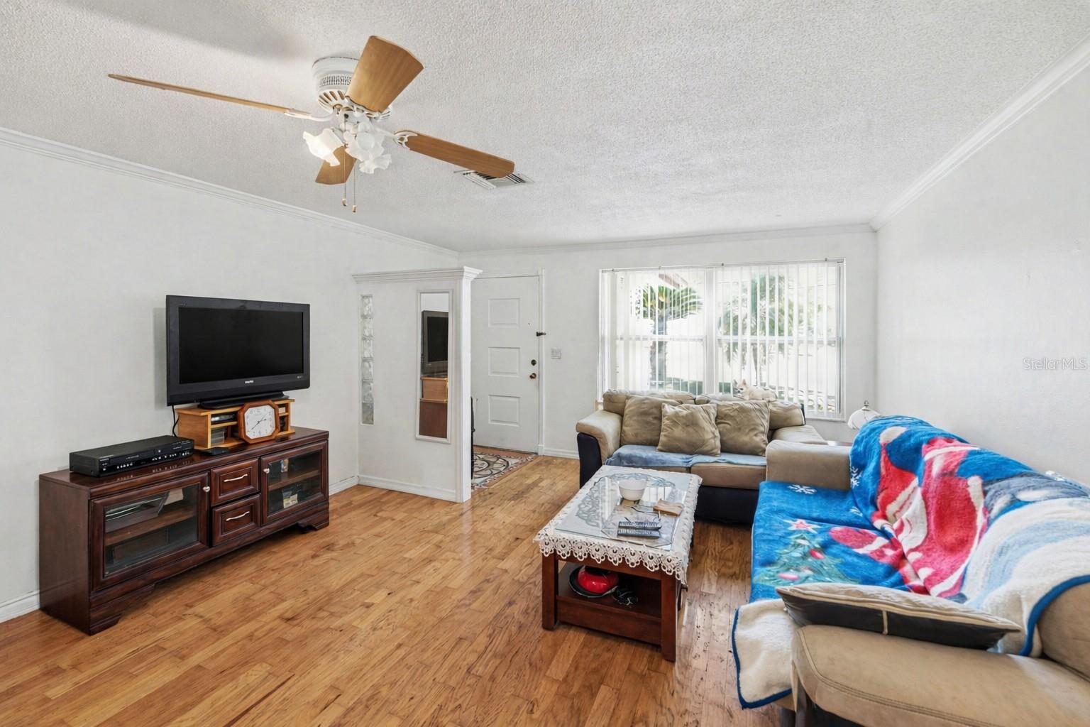 Image 3 of 29 For 1538 Lake Avenue