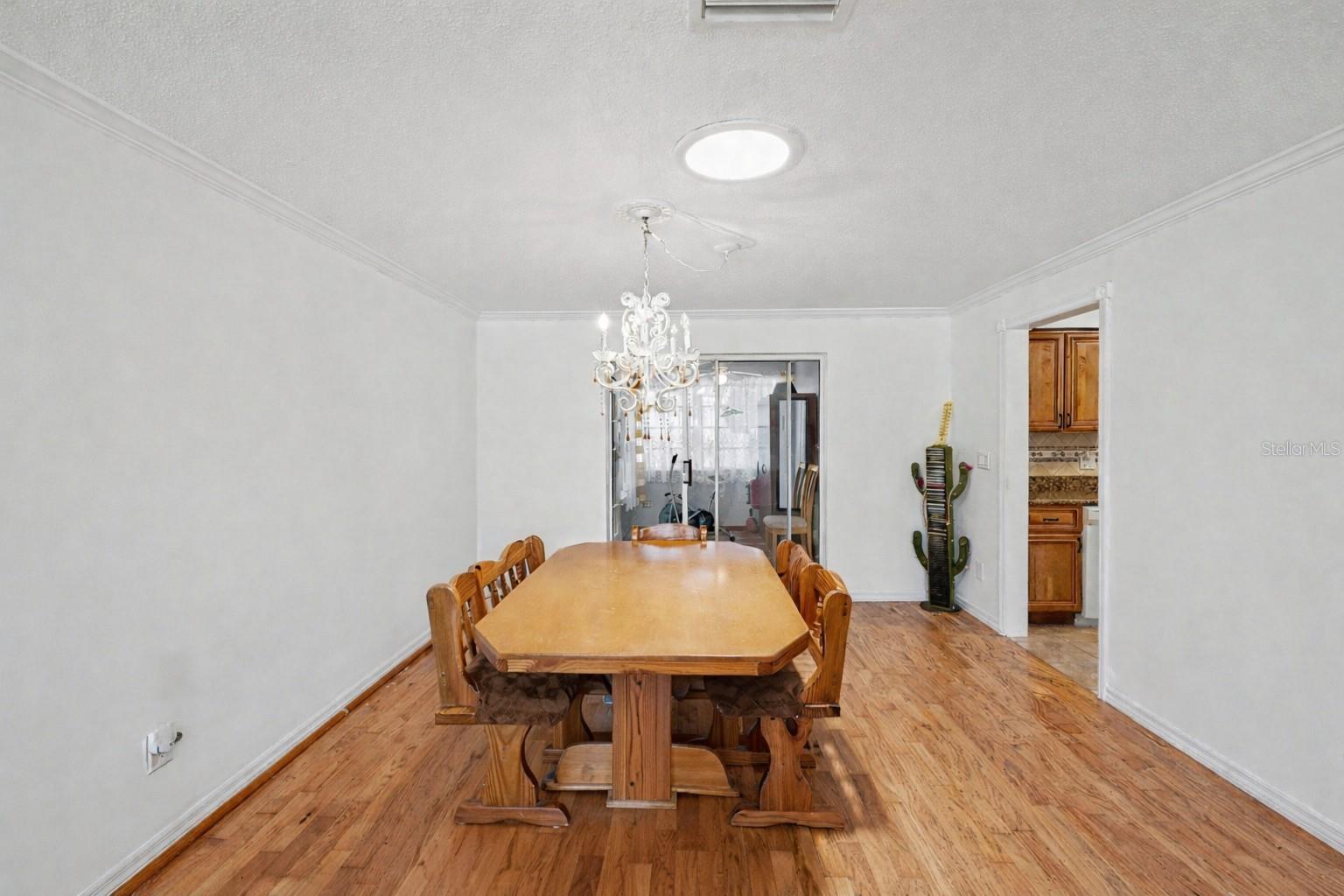 Image 5 of 29 For 1538 Lake Avenue