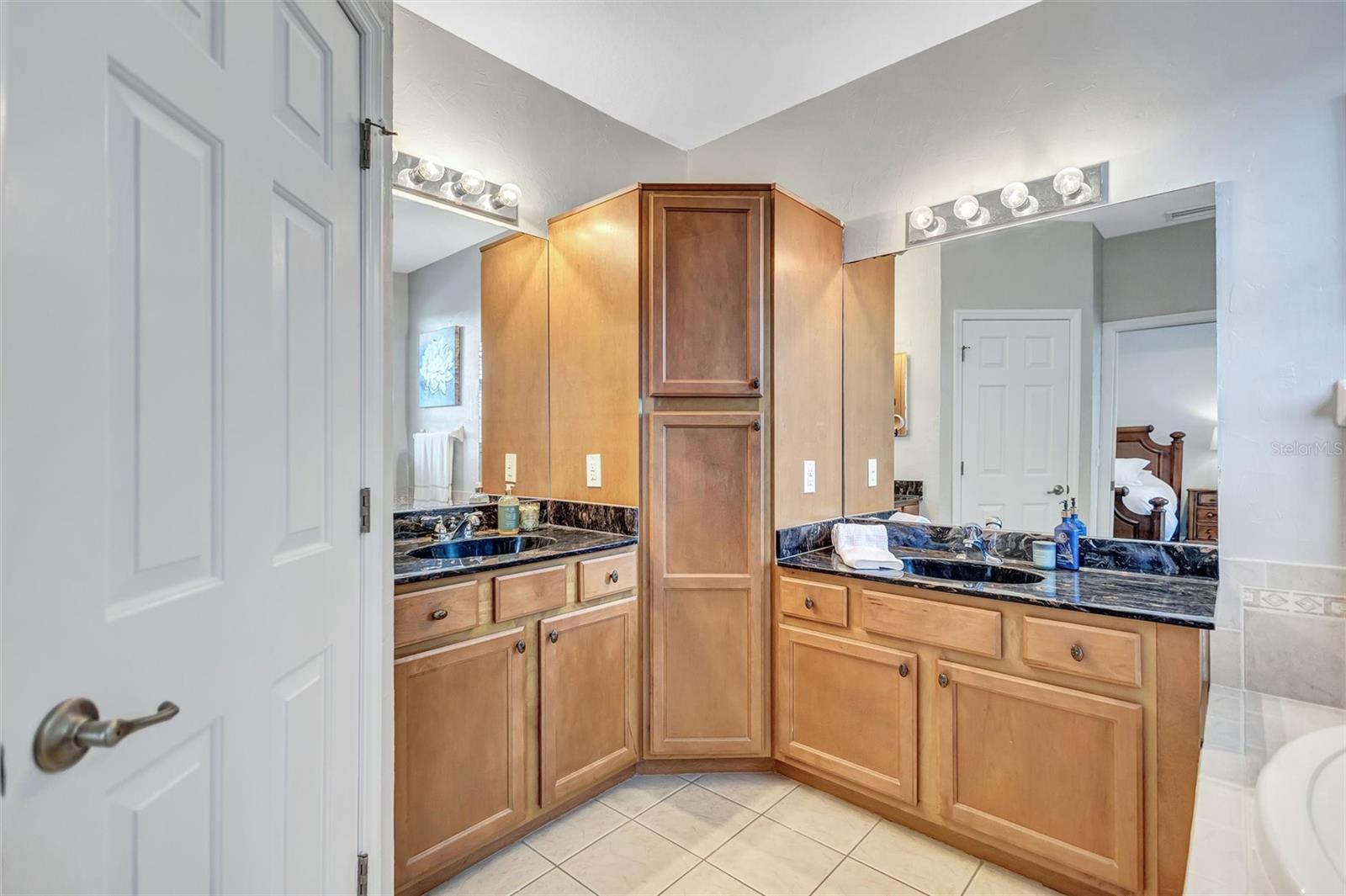 Image 22 of 54 For 14520 Mirabelle Vista Circle