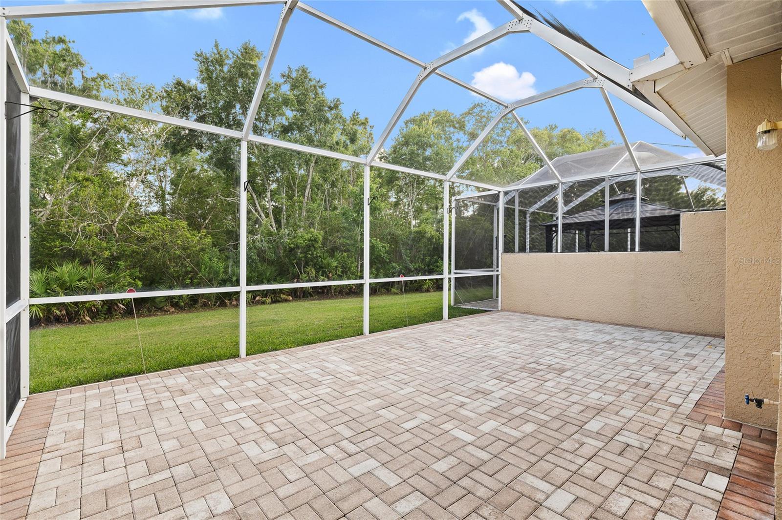 Image 25 of 46 For 9838 Bridgeton Drive