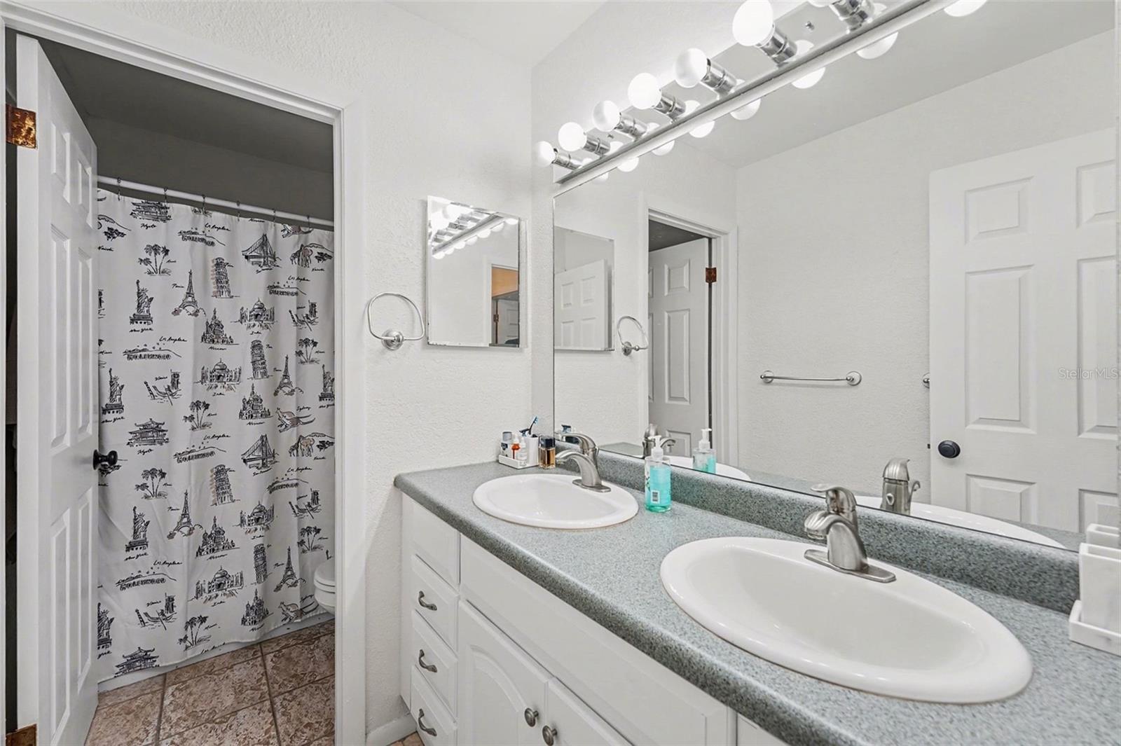 Image 22 of 30 For 6490 Cape Hatteras Way Ne 4