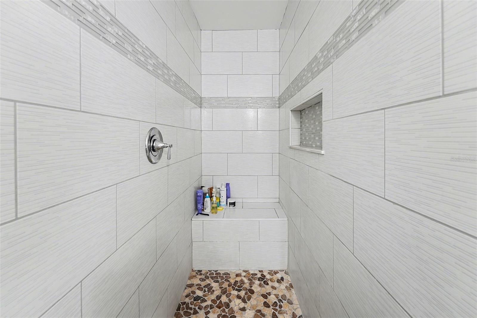 Image 23 of 30 For 6490 Cape Hatteras Way Ne 4