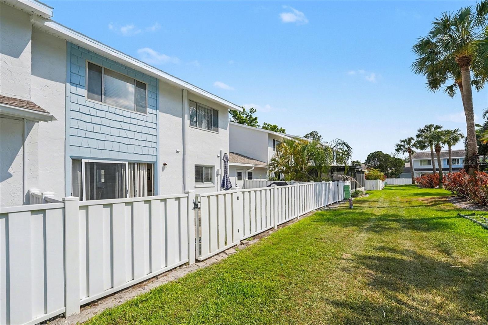 Image 26 of 30 For 6490 Cape Hatteras Way Ne 4