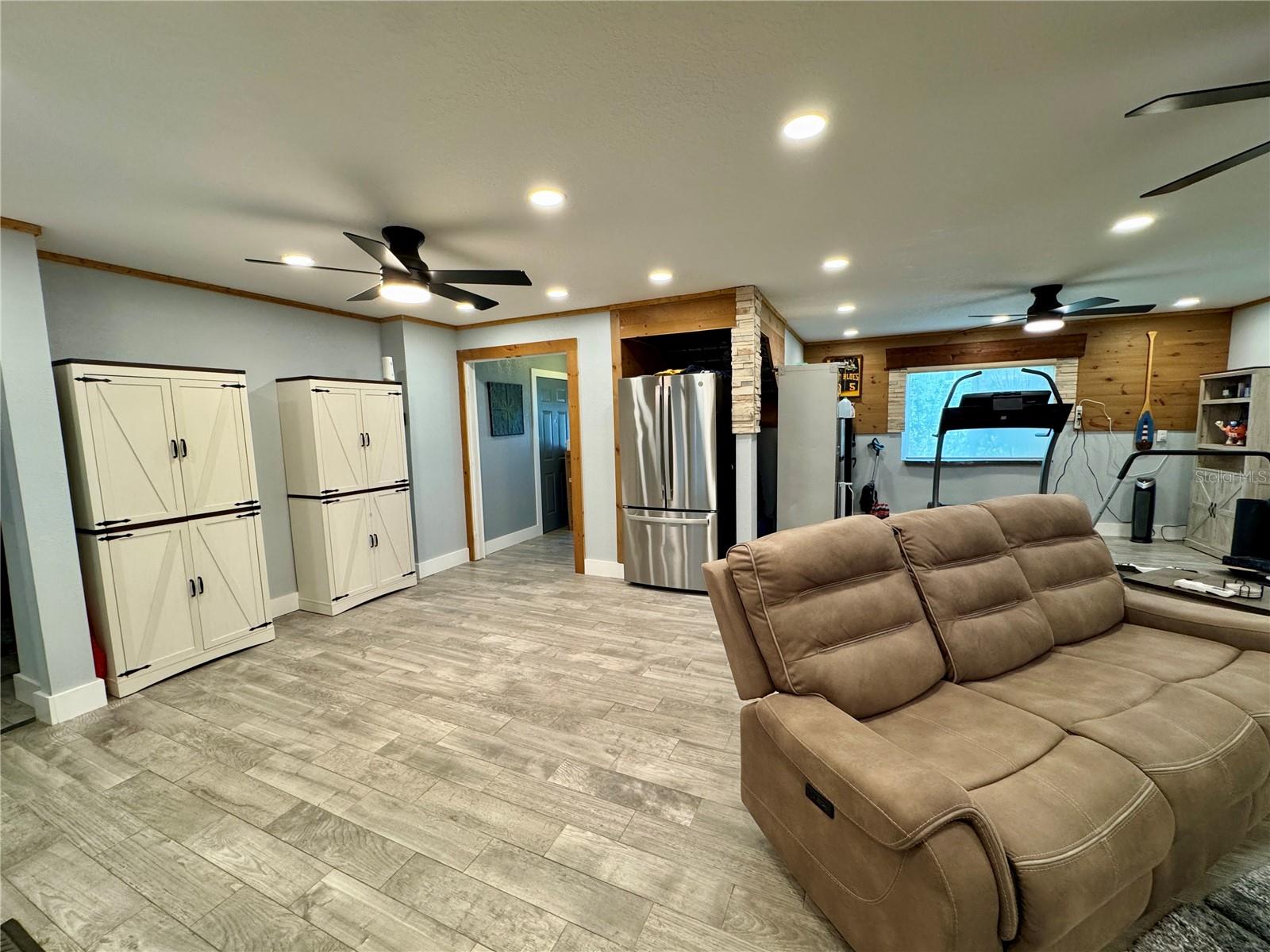 Image 10 of 69 For 7650 Hatteras Drive