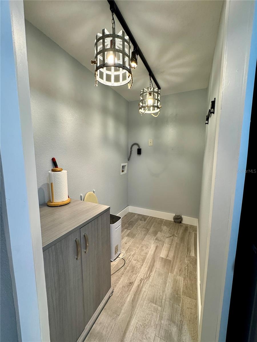 Image 18 of 69 For 7650 Hatteras Drive