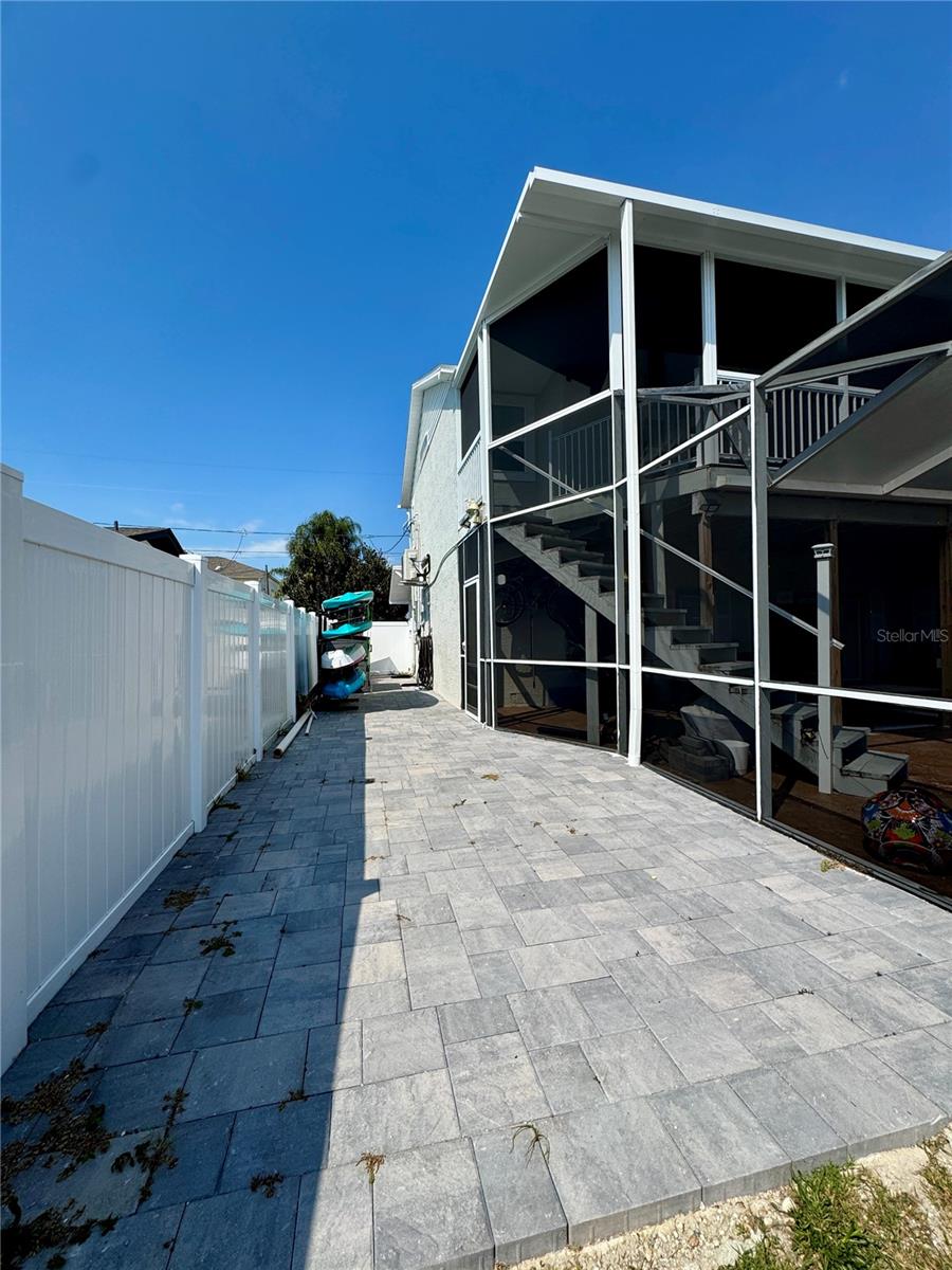 Image 28 of 69 For 7650 Hatteras Drive