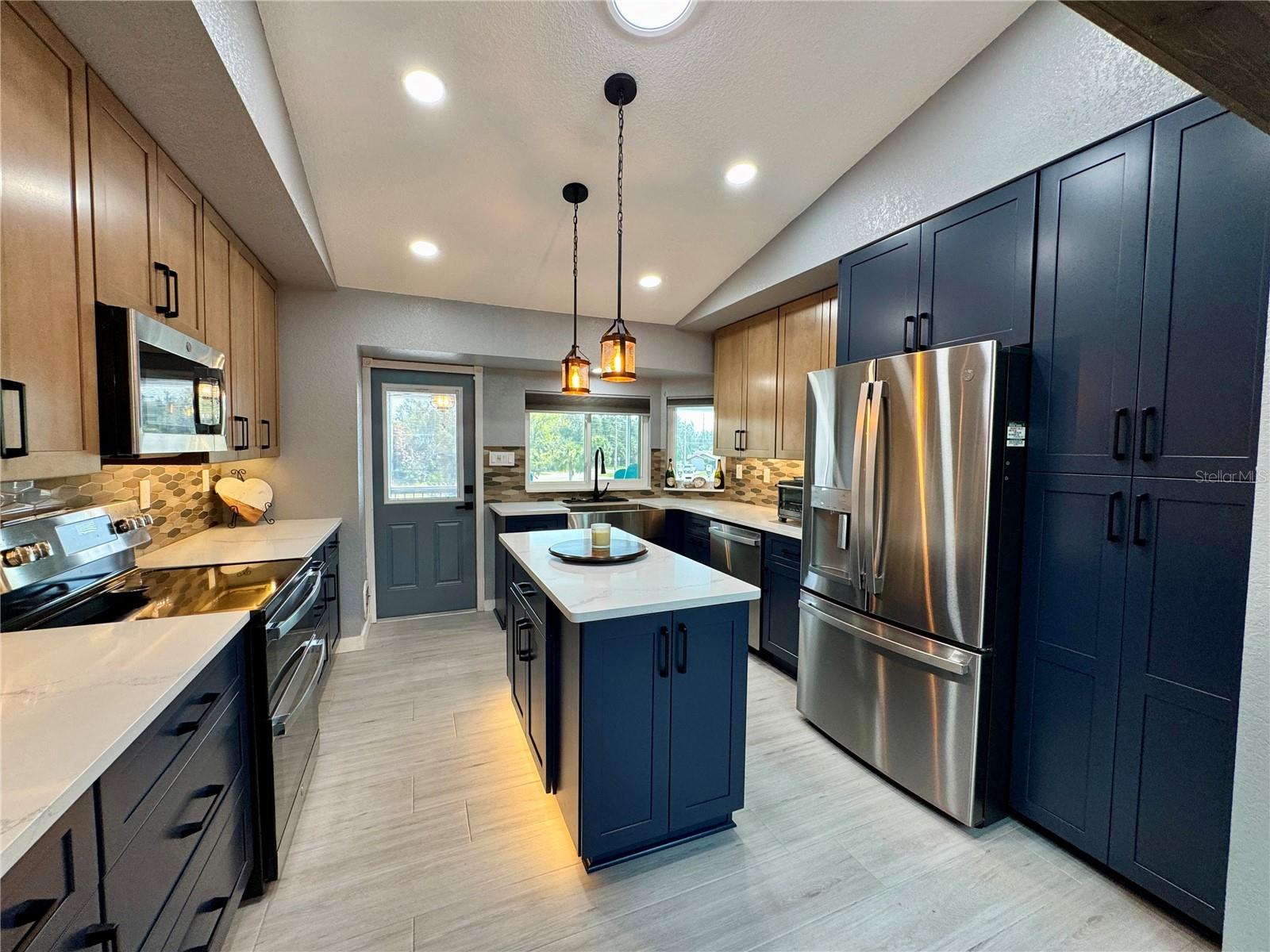 Image 46 of 69 For 7650 Hatteras Drive