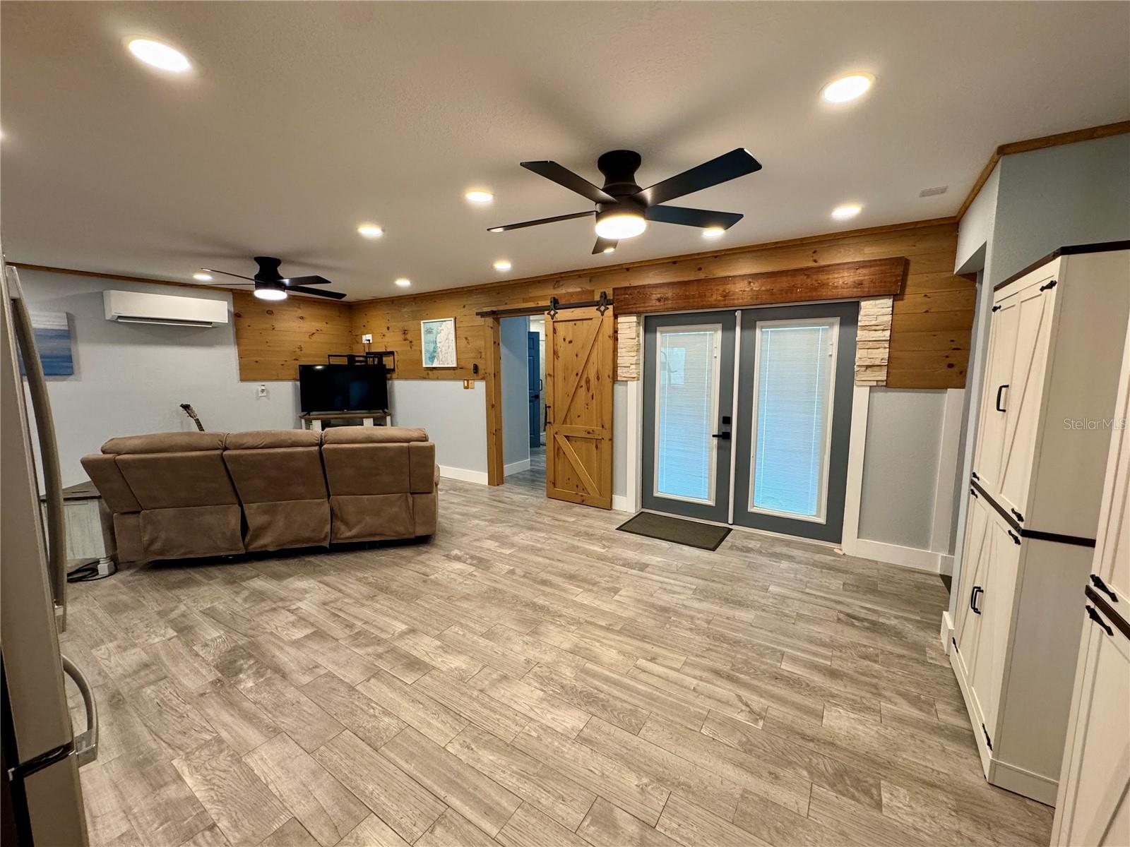 Image 8 of 69 For 7650 Hatteras Drive