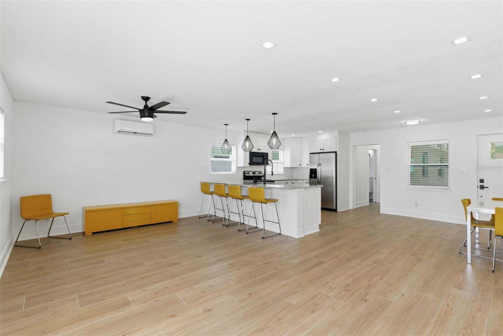 Image 13 of 28 For 3916 Iowa Avenue W