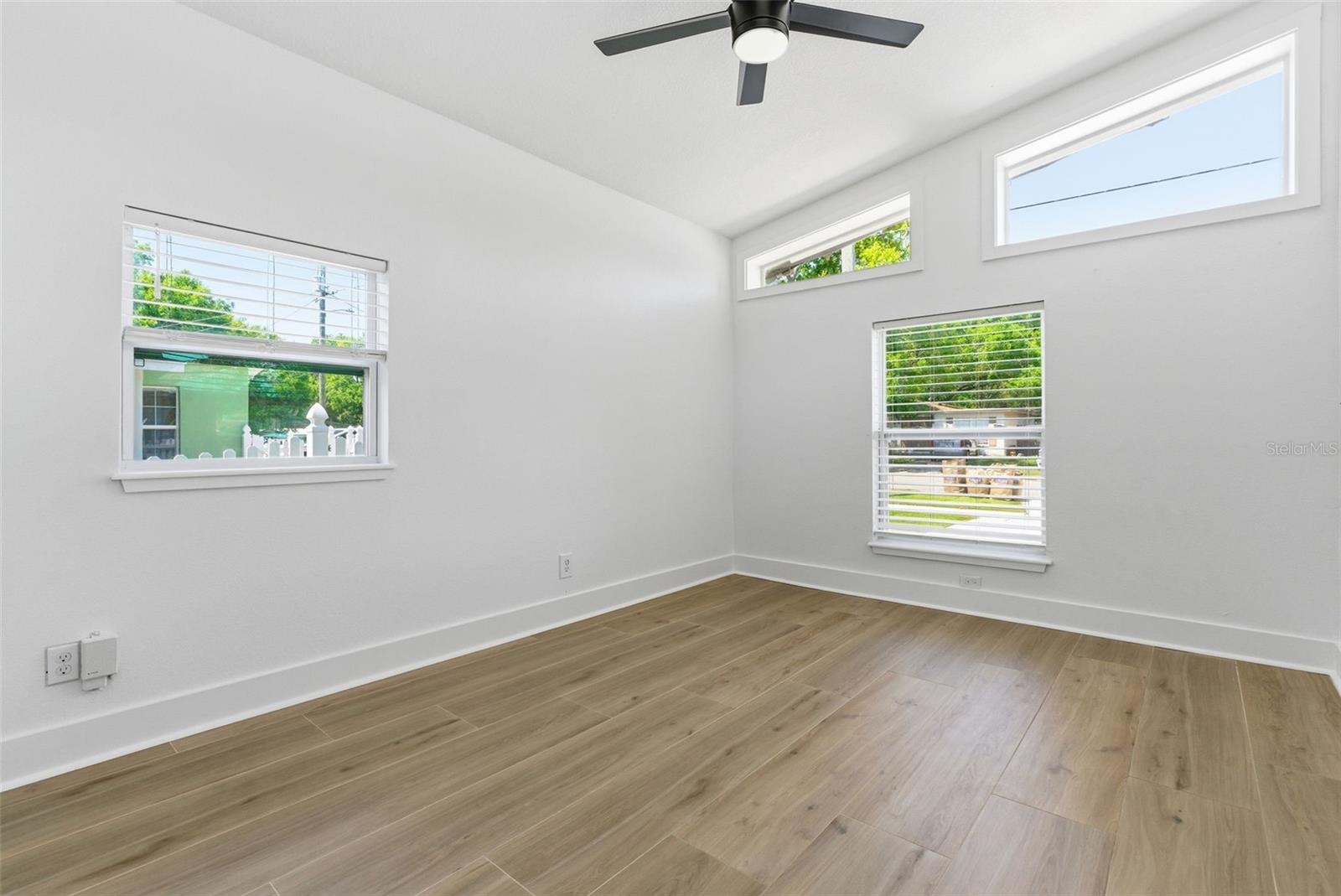 Image 14 of 28 For 3916 Iowa Avenue W