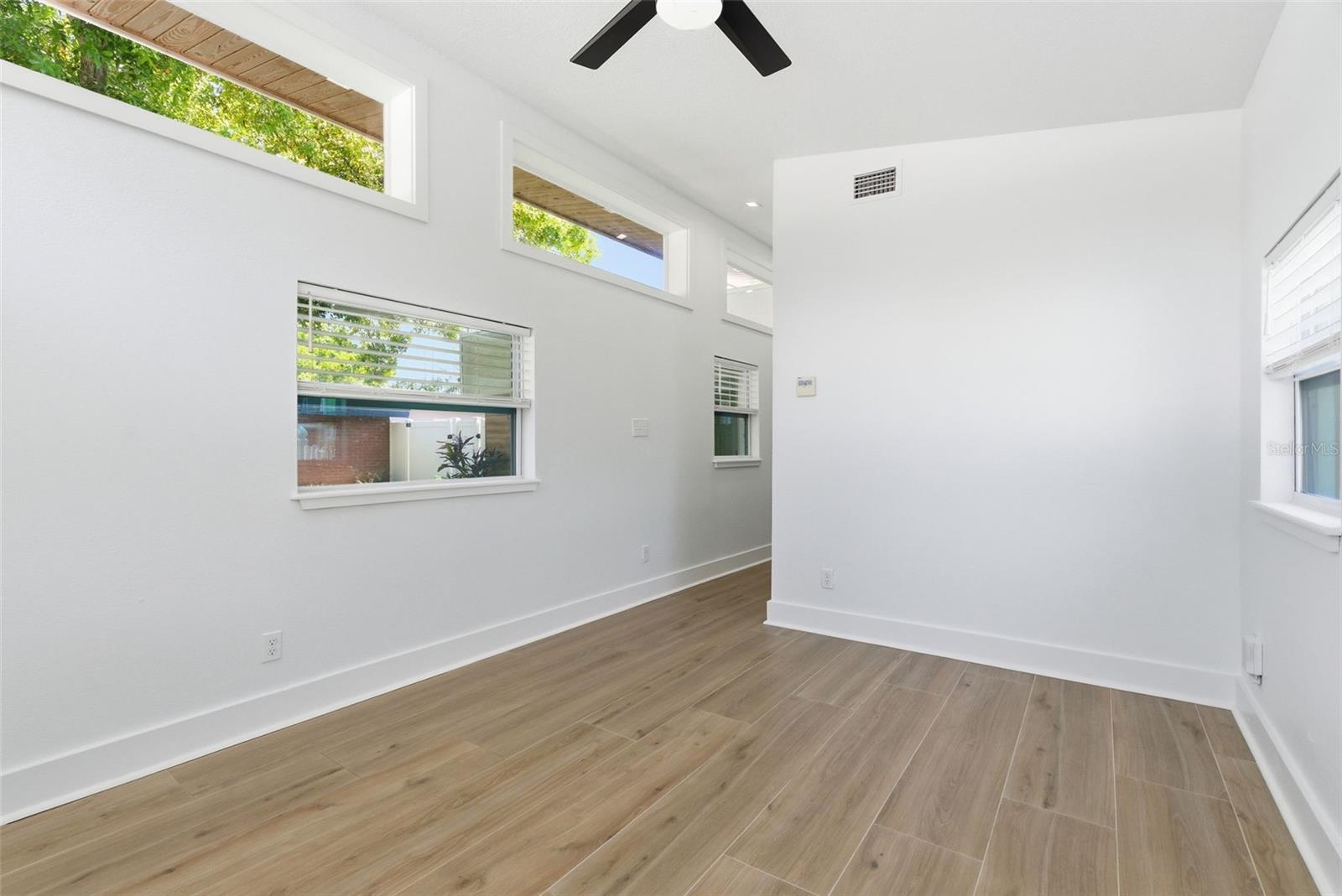 Image 15 of 28 For 3916 Iowa Avenue W