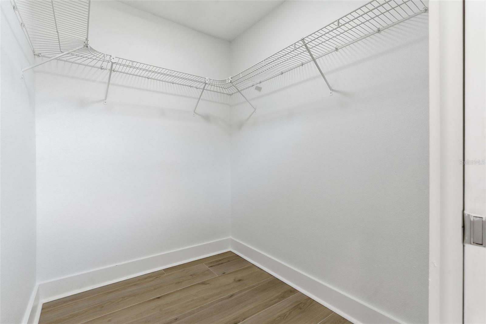 Image 18 of 28 For 3916 Iowa Avenue W