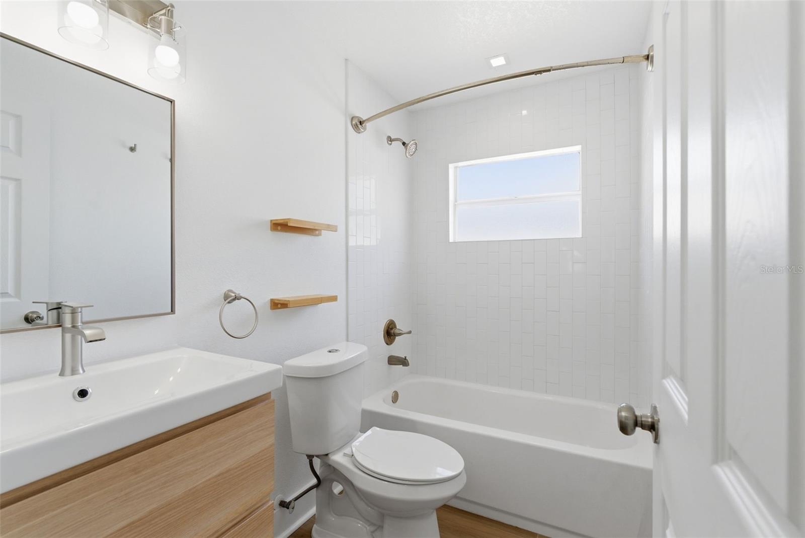 Image 23 of 28 For 3916 Iowa Avenue W