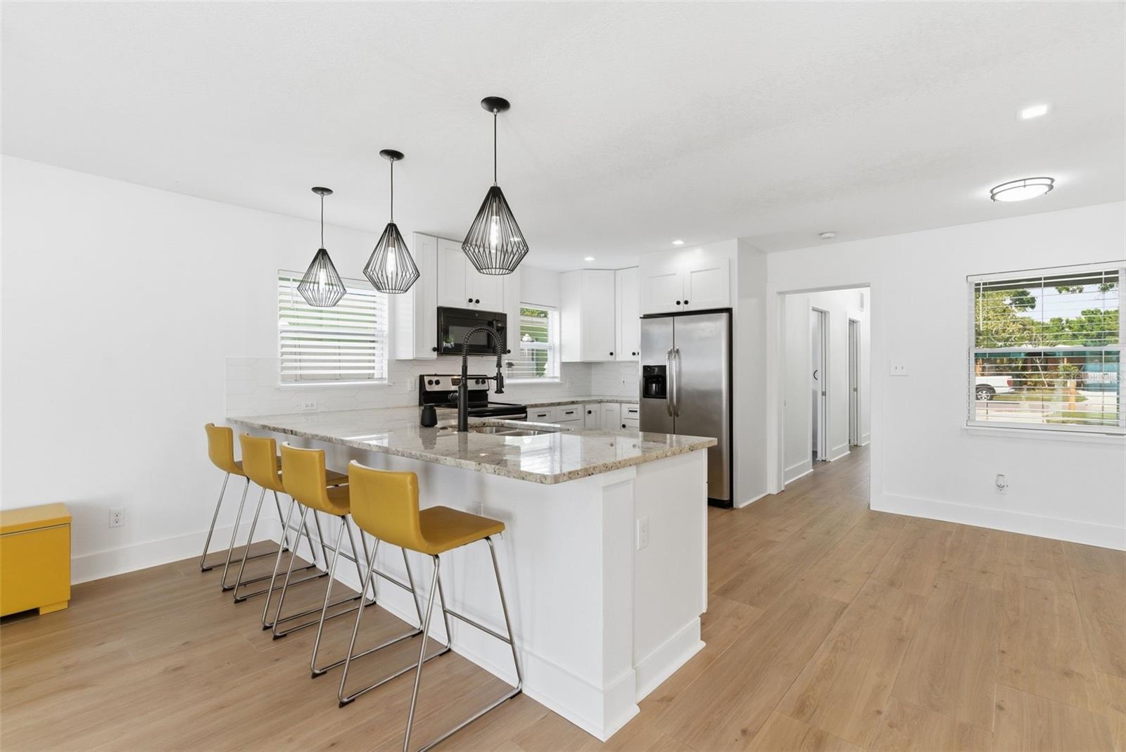 Image 9 of 28 For 3916 Iowa Avenue W