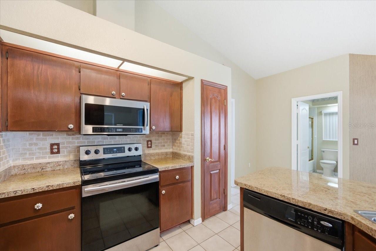 Image 17 of 44 For 15173 Woodbury Road